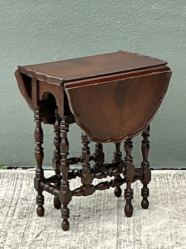 Vintage Turned Leg Drop Leaf Table — additional photo 7