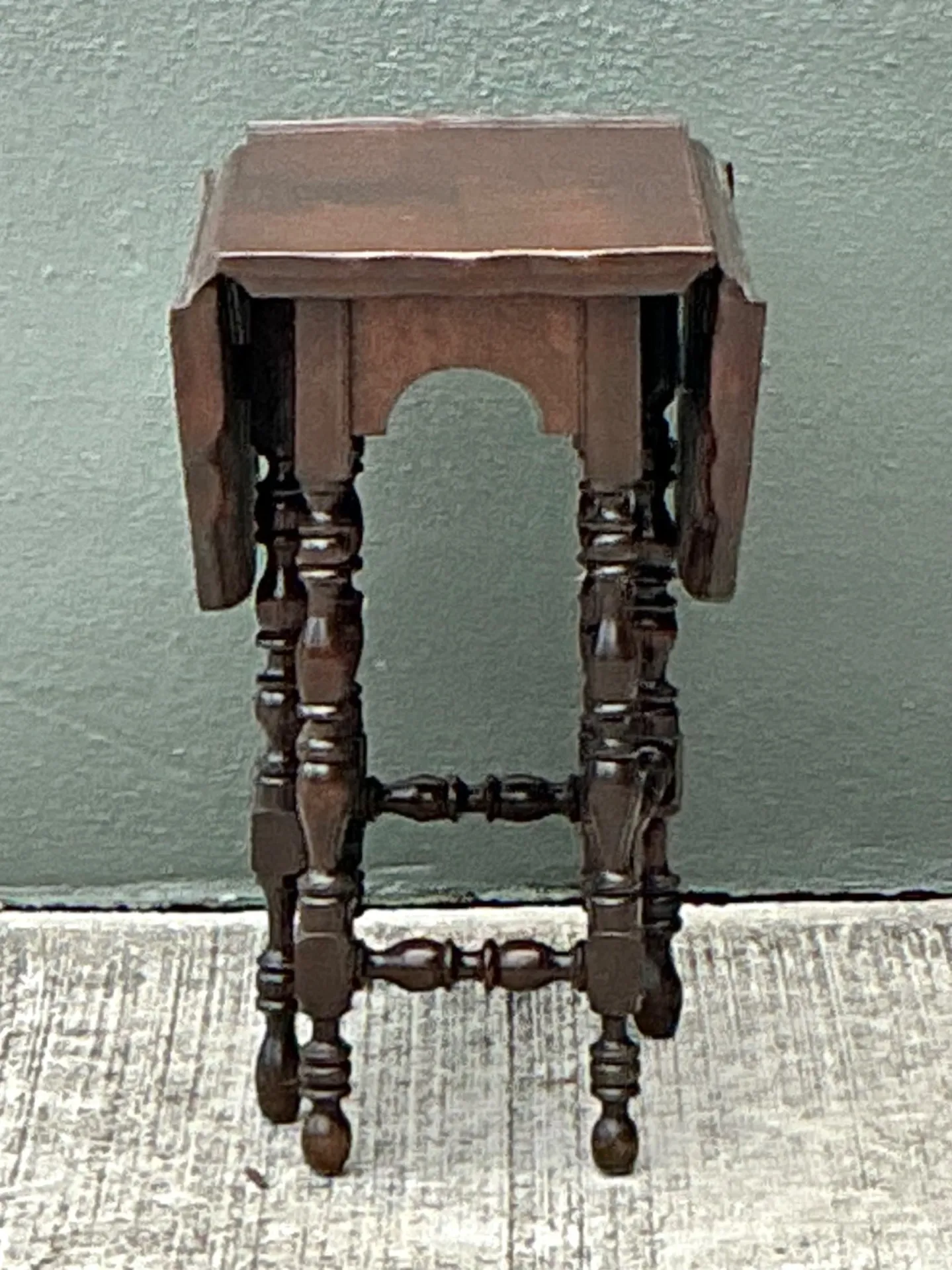 Vintage Turned Leg Drop Leaf Table — additional photo 2