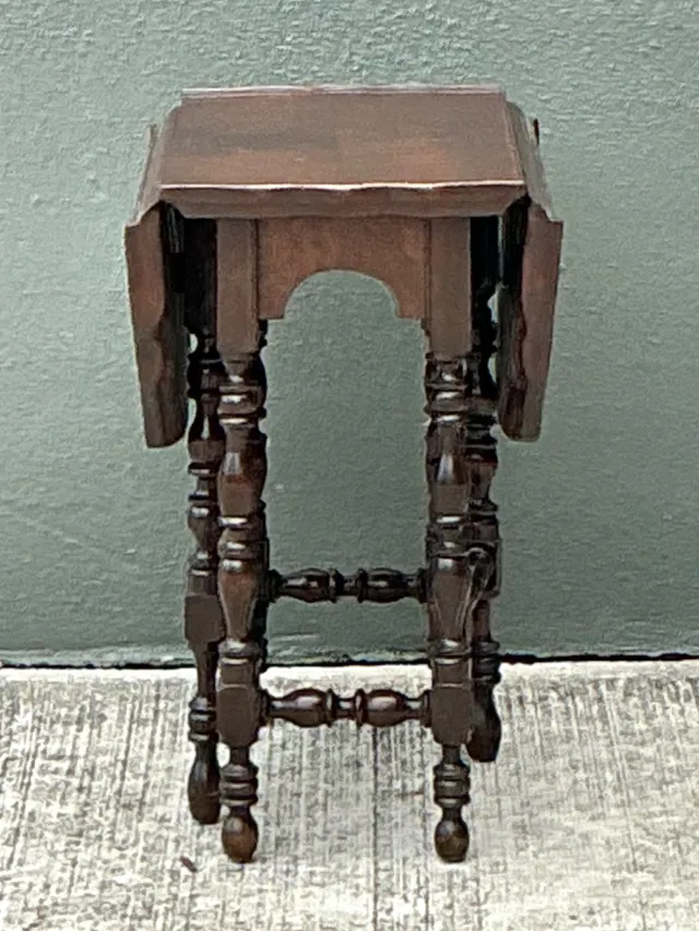 Vintage Turned Leg Drop Leaf Table — additional photo 2