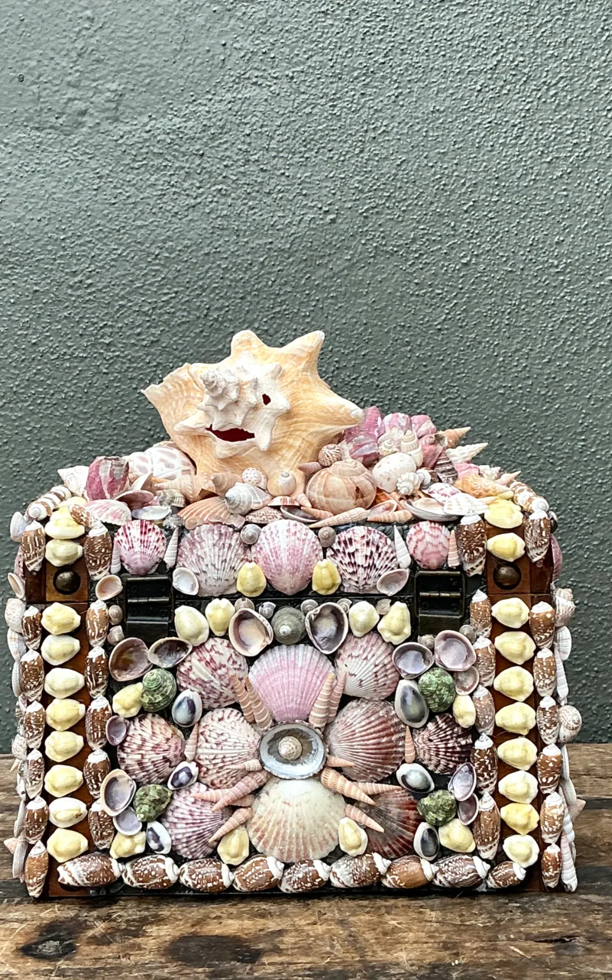 Vintage Shell Embellished Decorative Box — additional photo 4