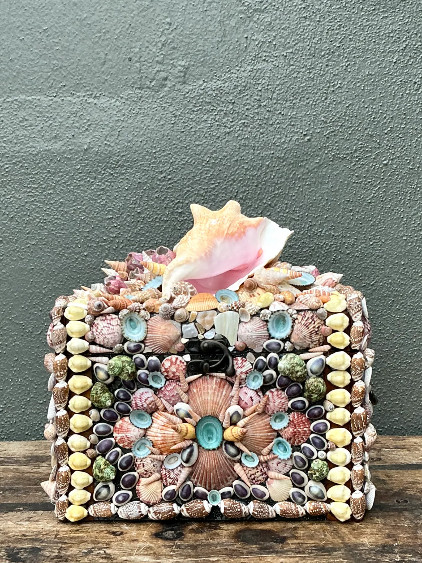 Vintage Shell Embellished Decorative Box — additional photo 5