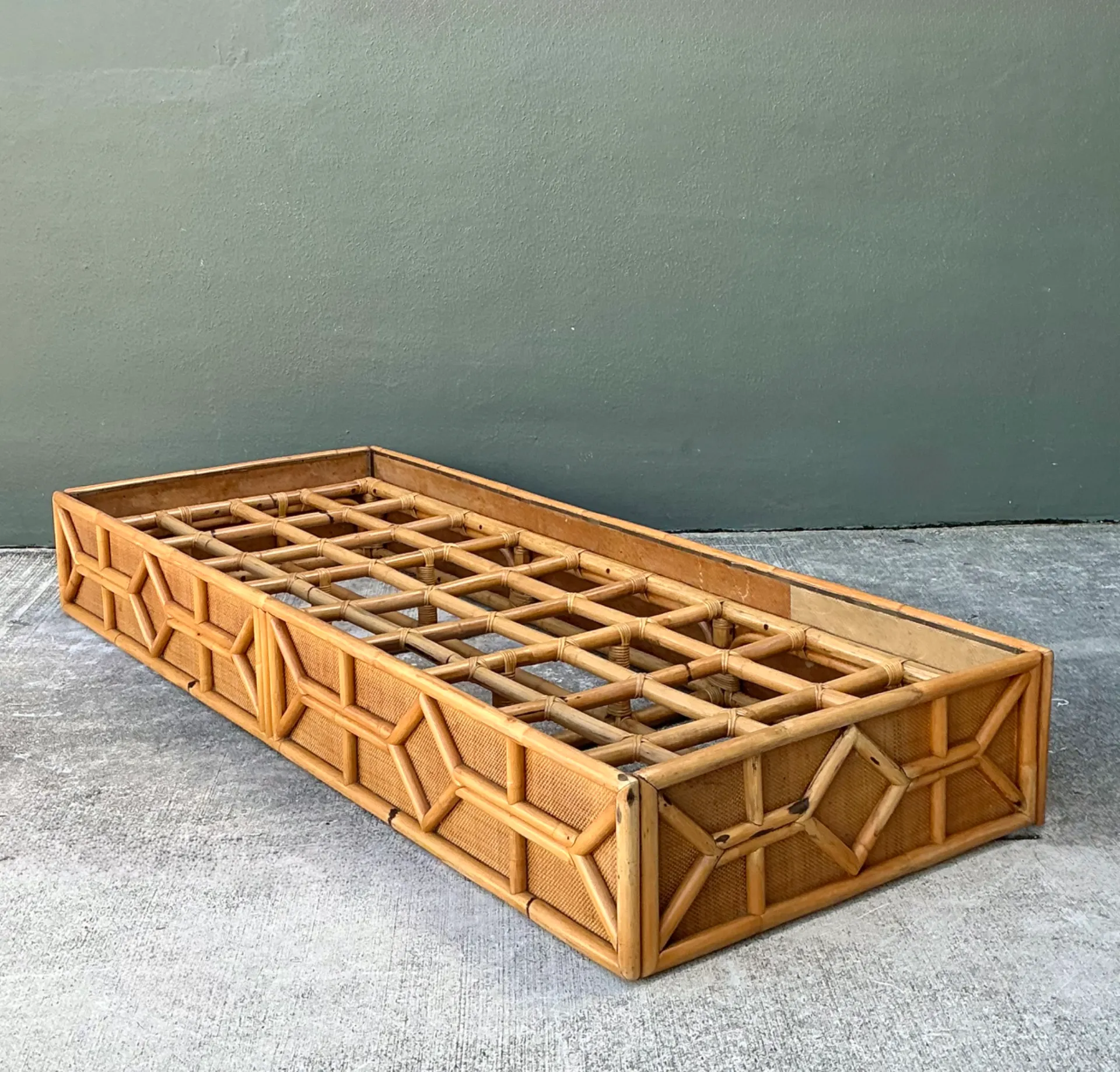 Vintage Rattan Chaise Platform — additional photo 5