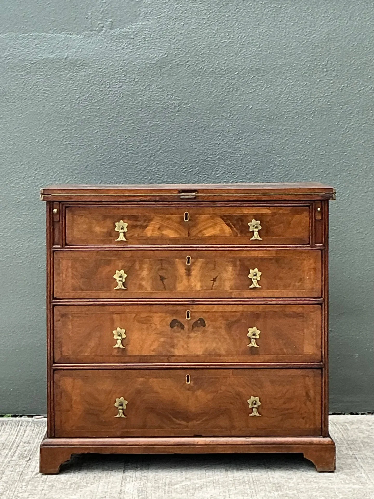Vintage George 1st Flip Top Bachelors Chest — additional photo 2