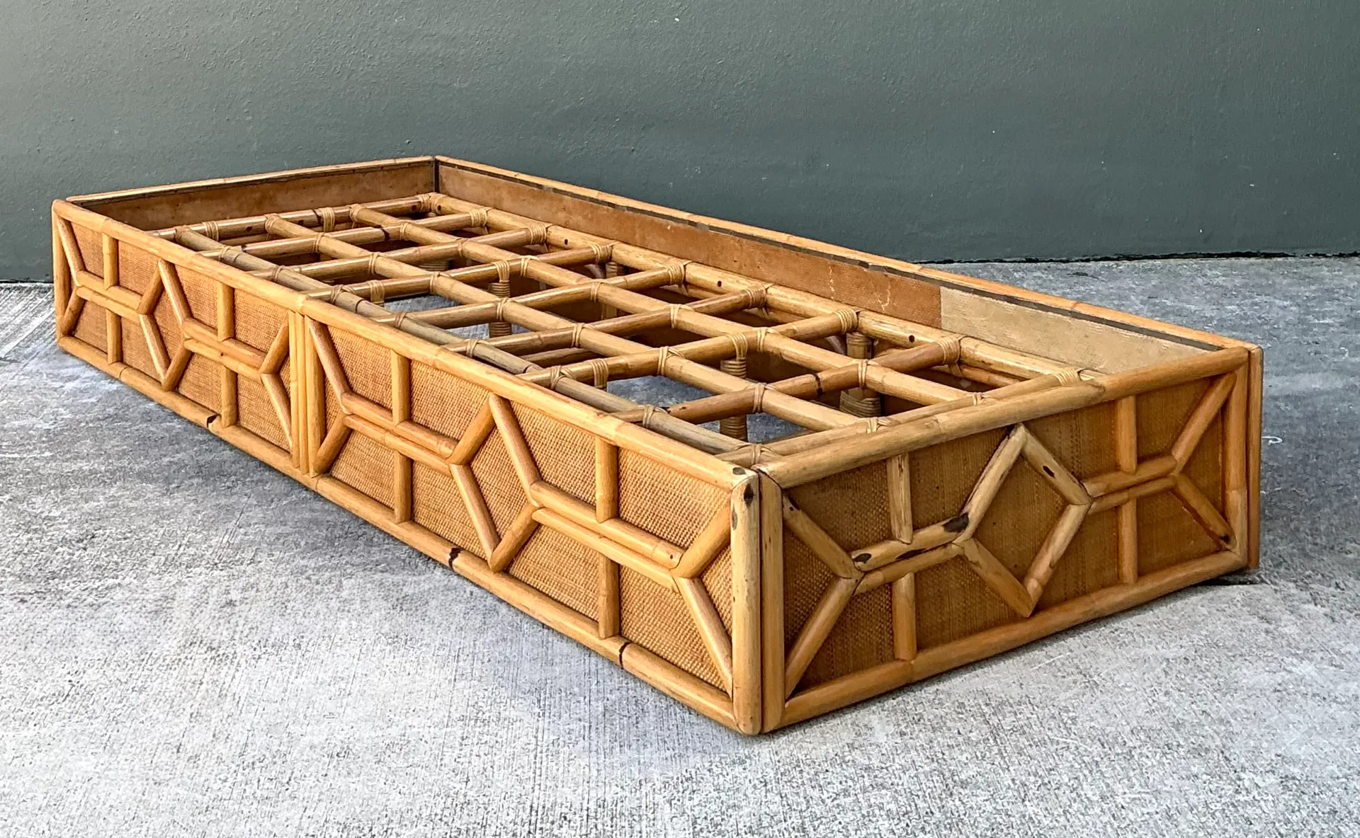 Vintage Rattan Chaise Platform — additional photo 4