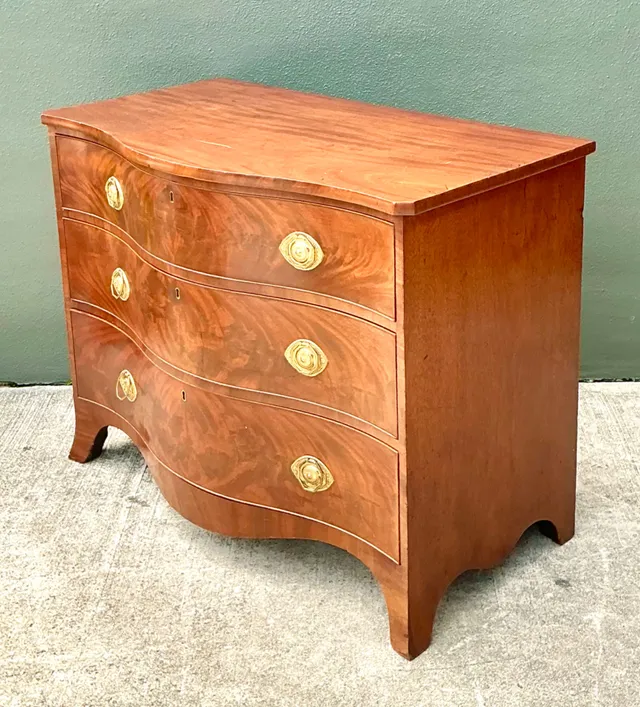 Vintage George 111 Serpentine Commode — additional photo 1