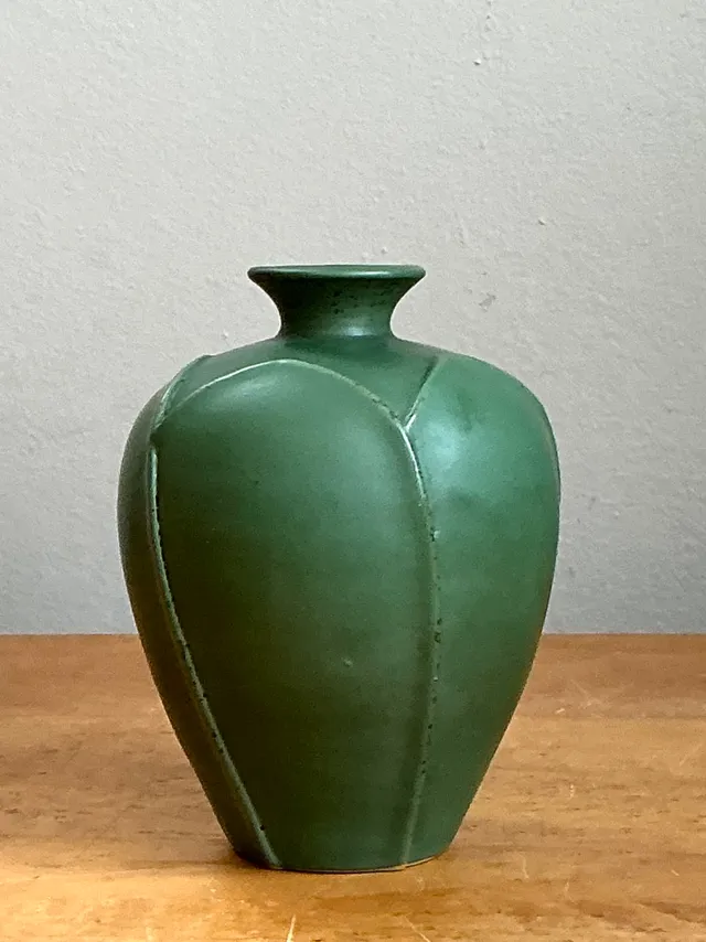 Vintage Geometric Green Ceramic Vase — additional photo 1