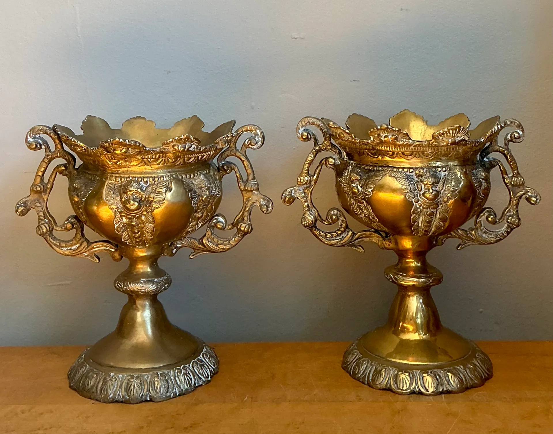 Vintage Brass Cherub Urns - A Pair — additional photo 2