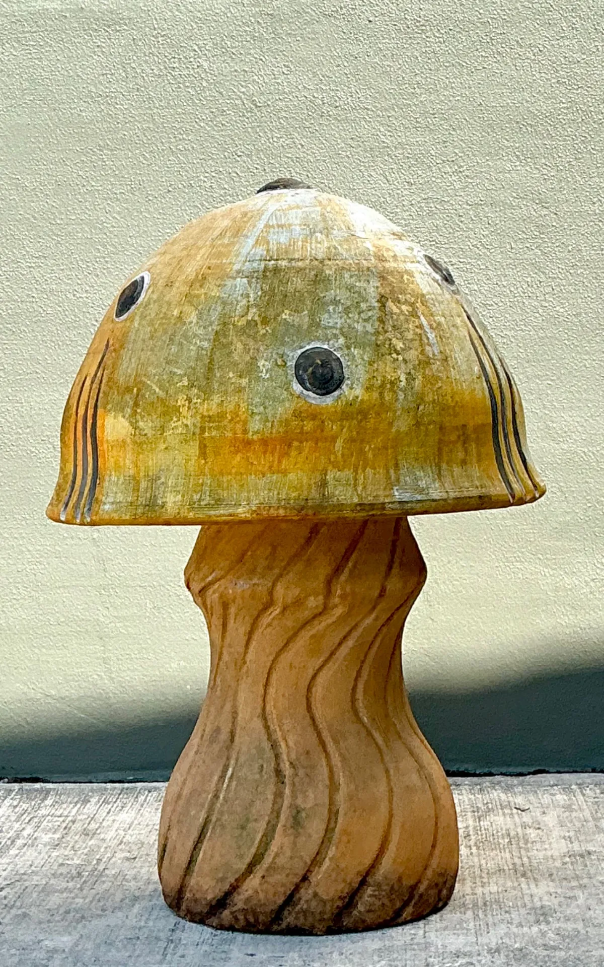 Vintage Distressed Garden Mushroom Statue — additional photo 4