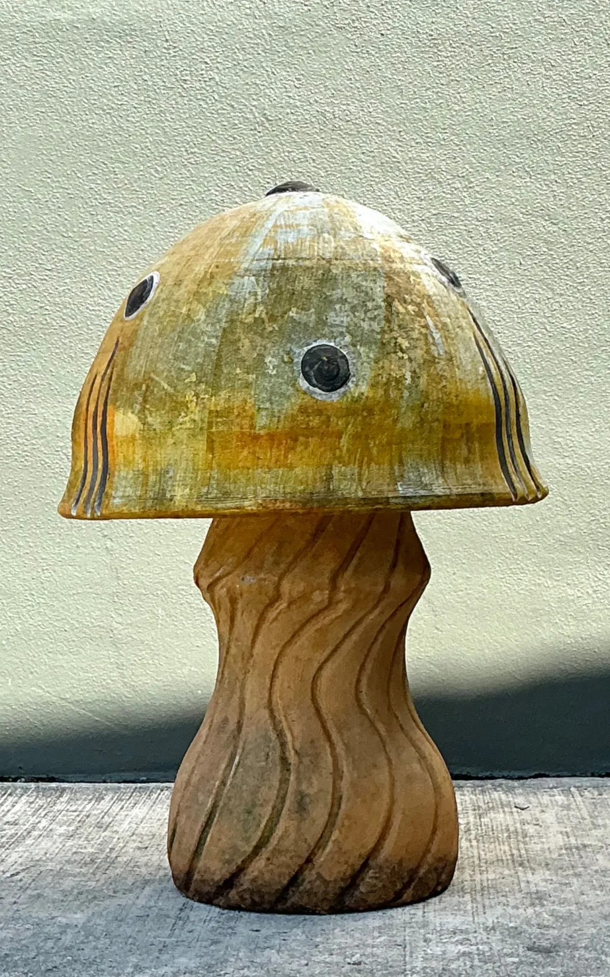 Vintage Distressed Garden Mushroom Statue — additional photo 5