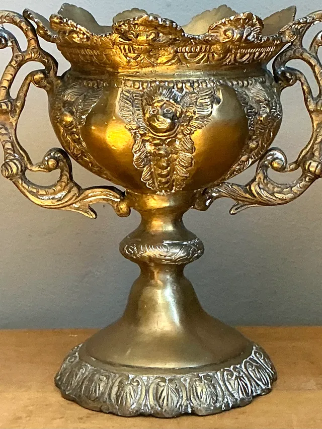 Vintage Brass Cherub Urns - A Pair — additional photo 3