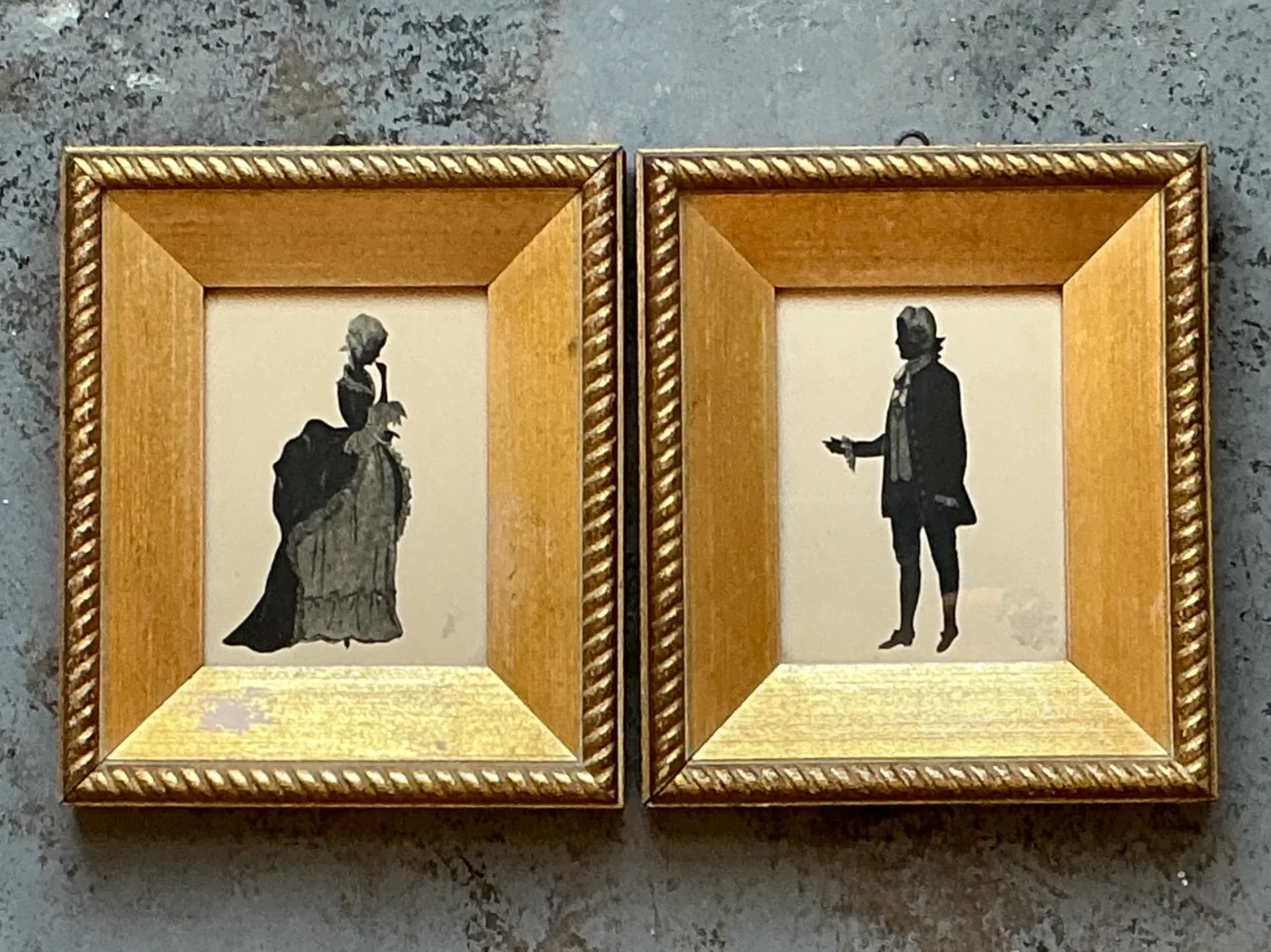 Vintage Silhouette Portraits in Gold Frames - Pair — additional photo 7