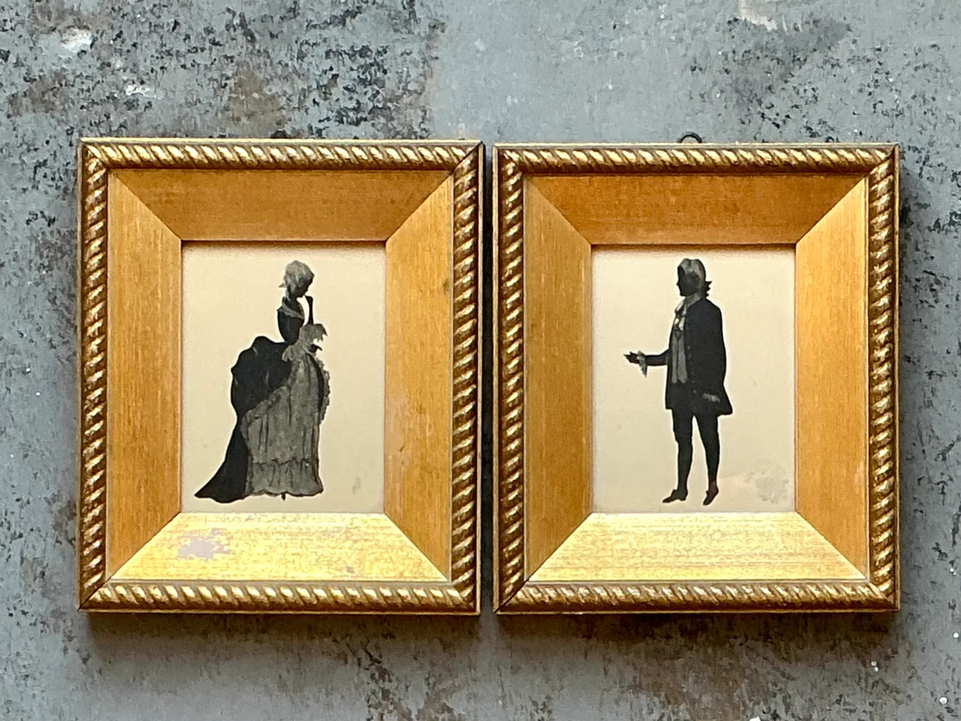 Vintage Silhouette Portraits in Gold Frames - Pair — additional photo 3