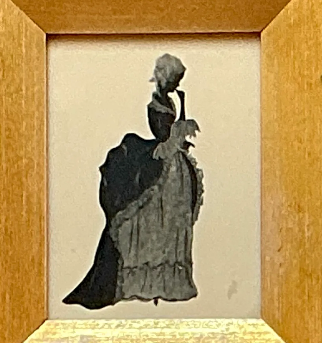 Vintage Silhouette Portraits in Gold Frames - Pair — additional photo 5