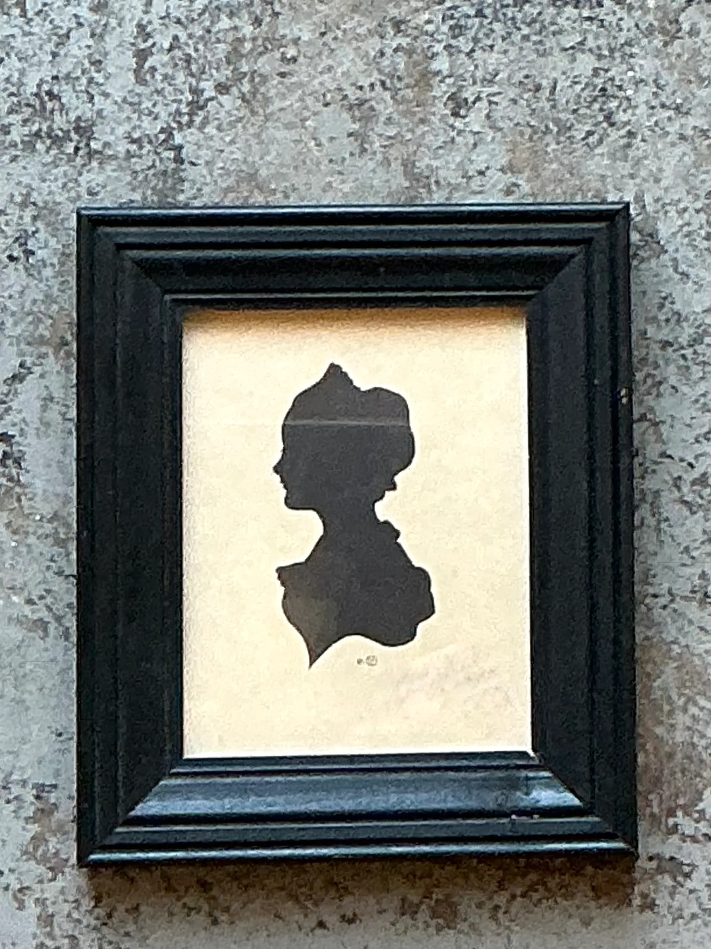 Vintage Silhouette Portrait in Black Frame — additional photo 2