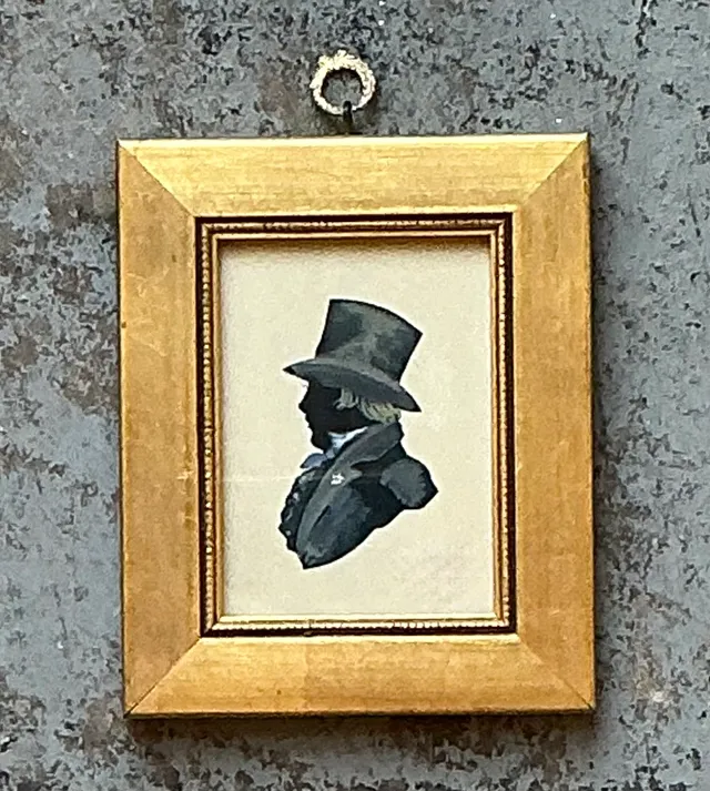 Vintage Silhouette Portrait in Gilt Frame — additional photo 5