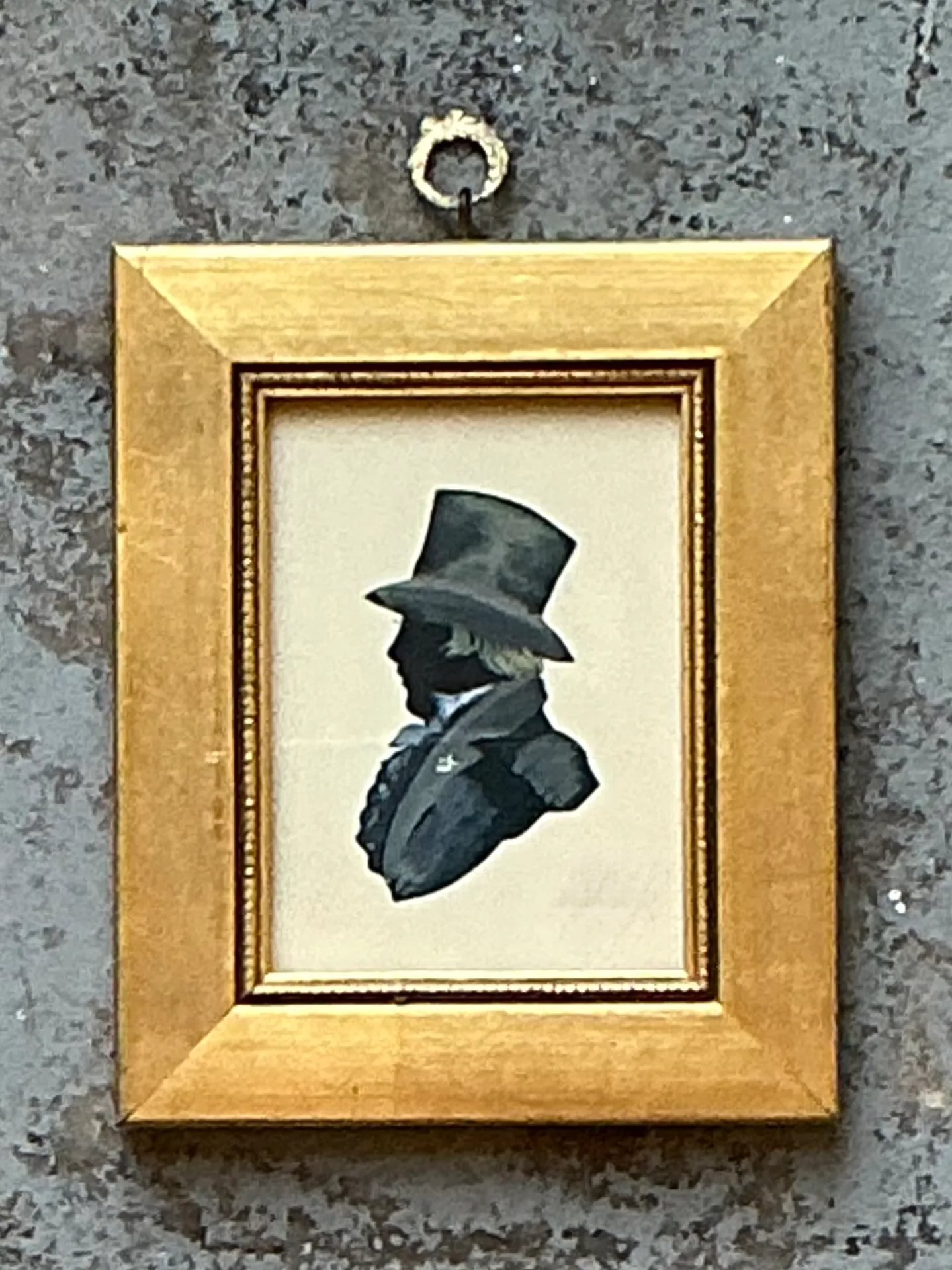 Vintage Silhouette Portrait in Gilt Frame — additional photo 1