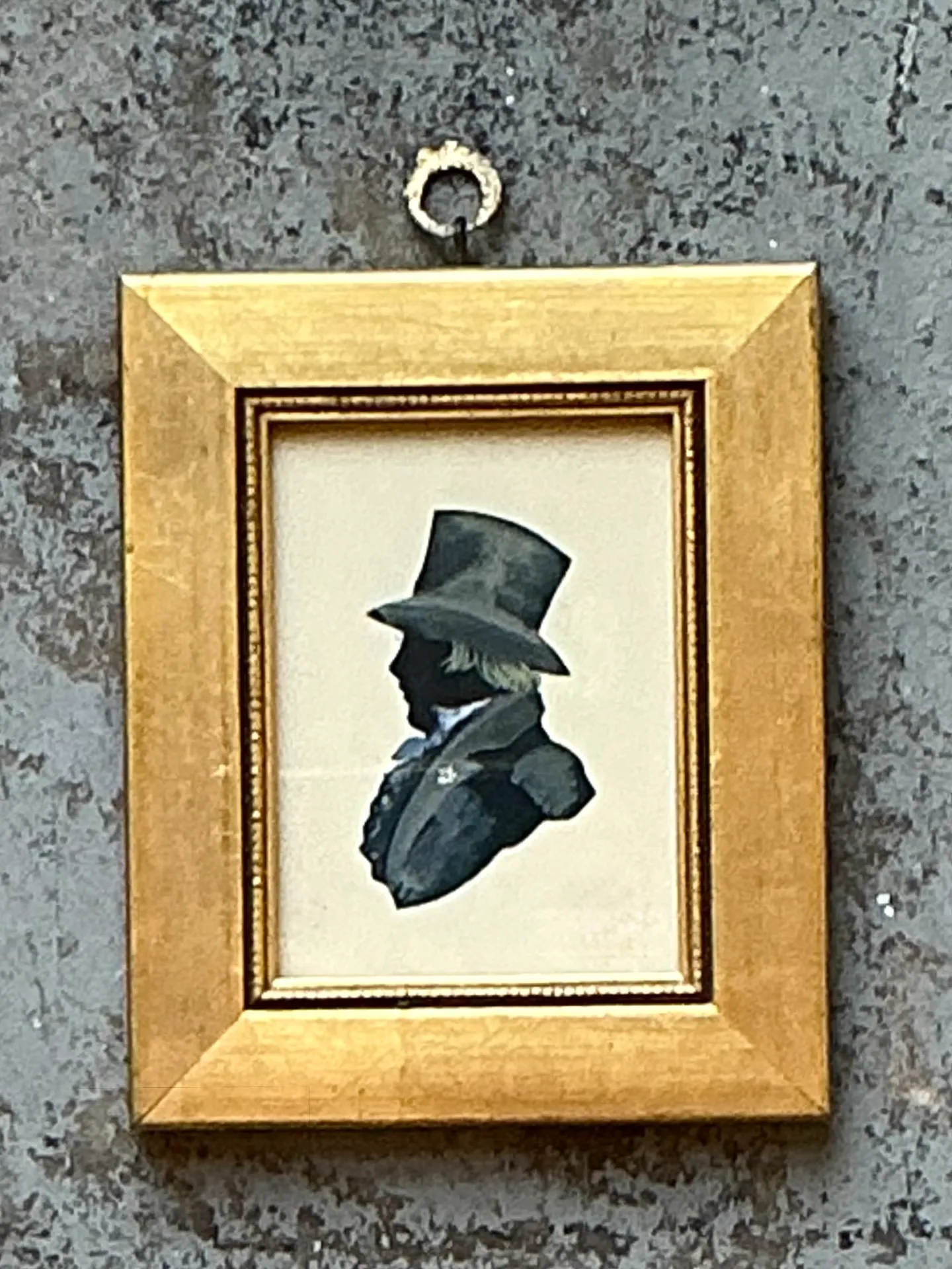 Vintage Silhouette Portrait in Gilt Frame — additional photo 2