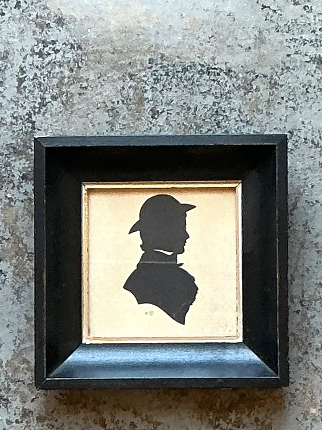 Vintage Silhouette Portrait in Black Frame — additional photo 5