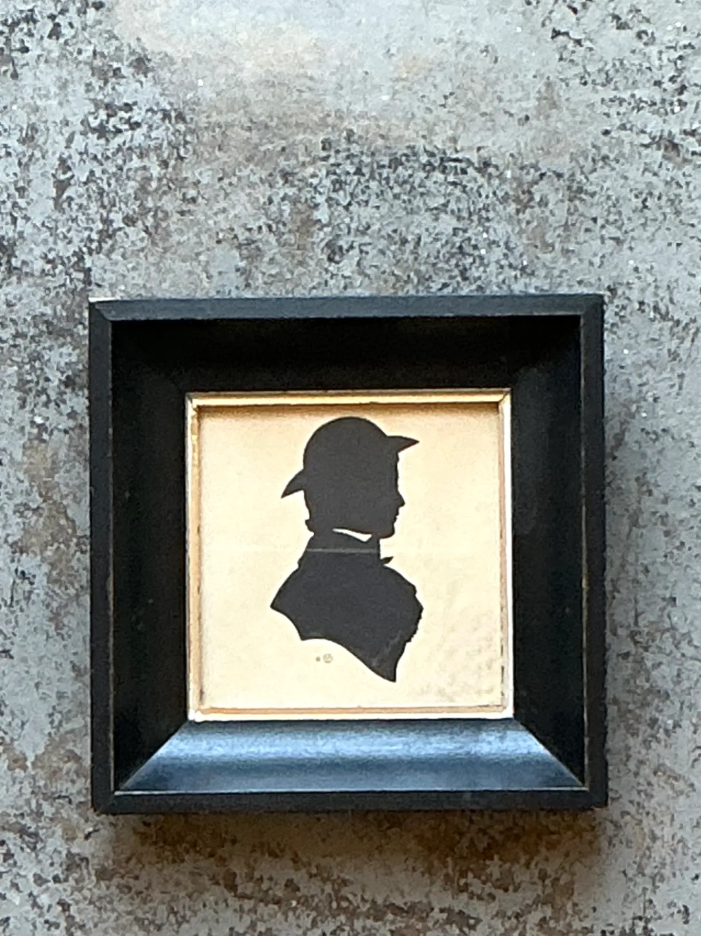 Vintage Silhouette Portrait in Black Frame — additional photo 1