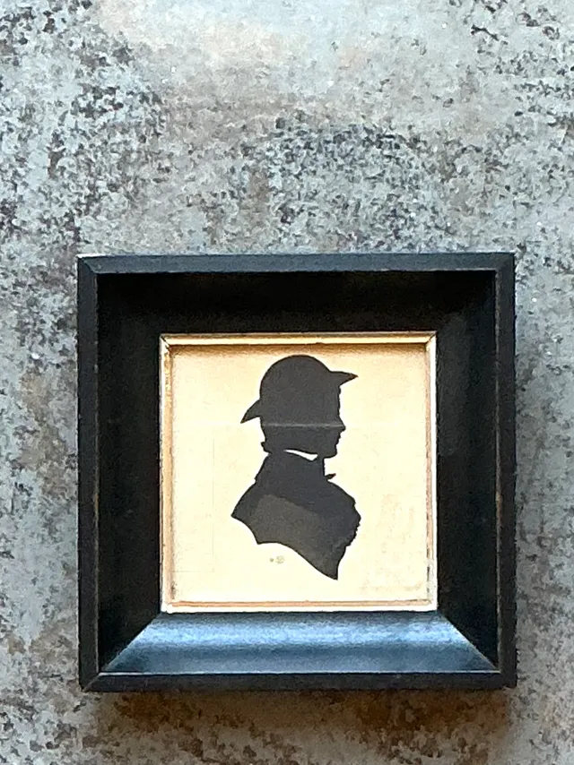 Vintage Silhouette Portrait in Black Frame — additional photo 3