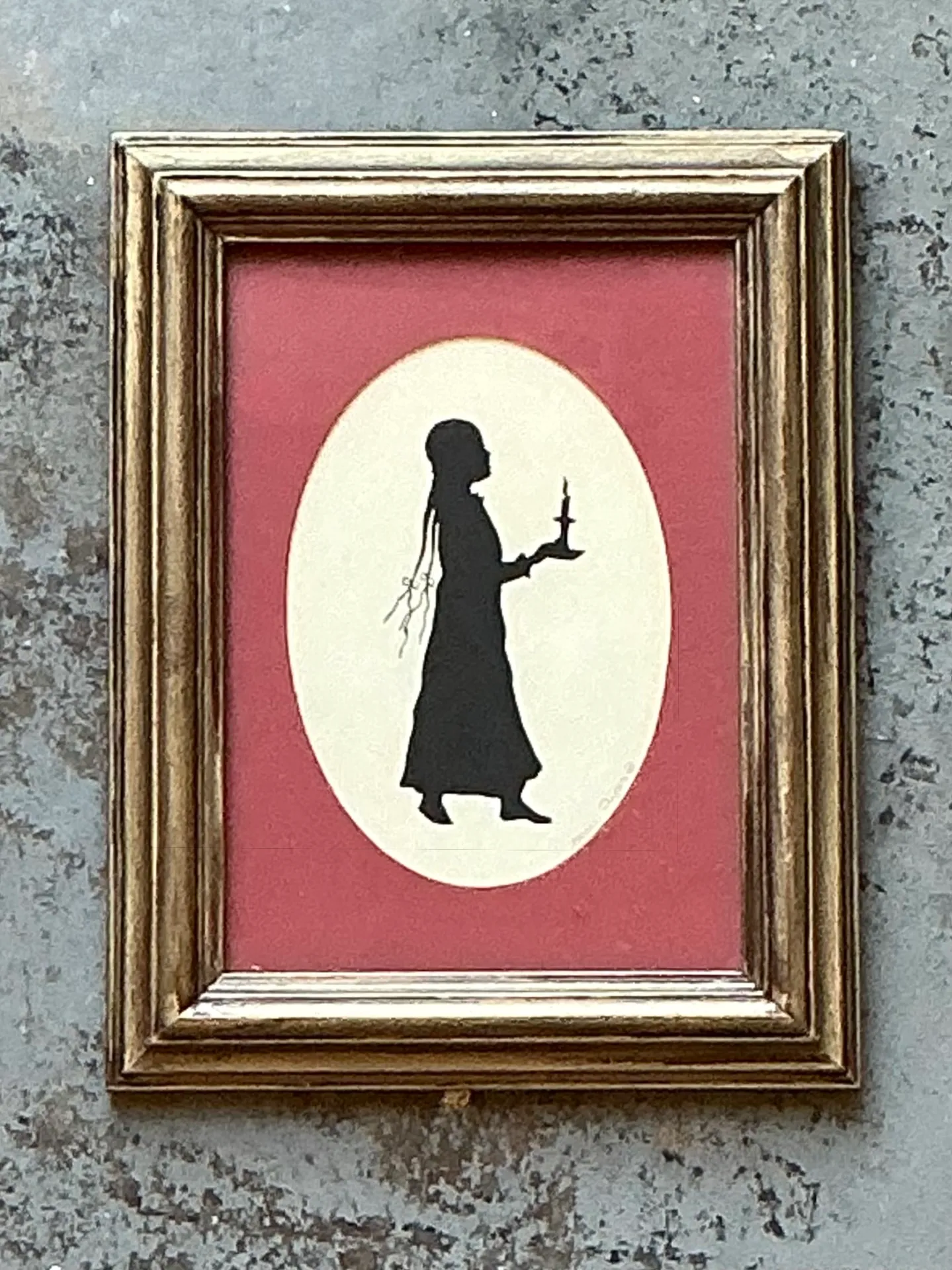 Vintage Silhouette Portrait of Woman in Gold Frame — additional photo 2