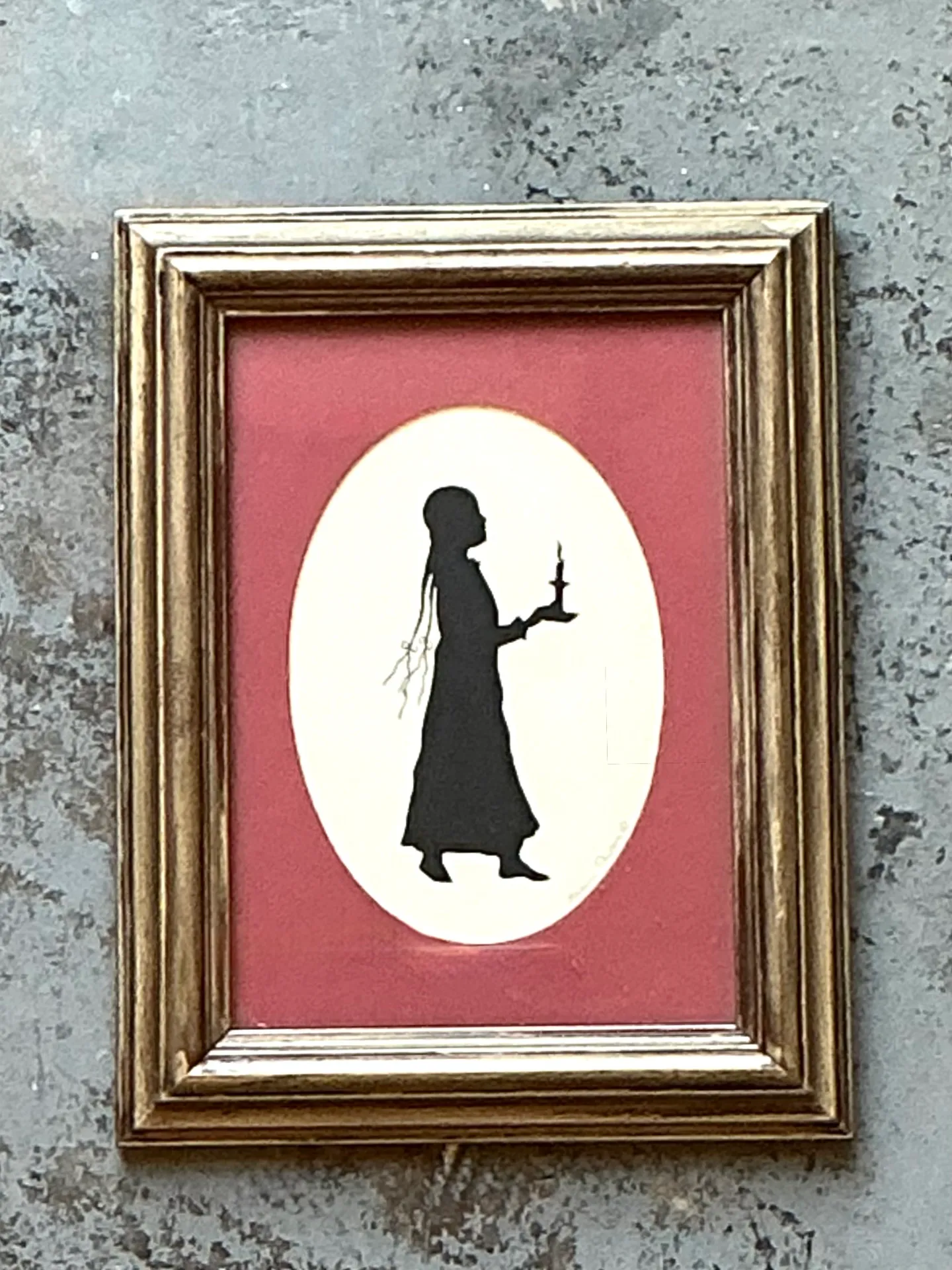 Vintage Silhouette Portrait of Woman in Gold Frame — additional photo 1