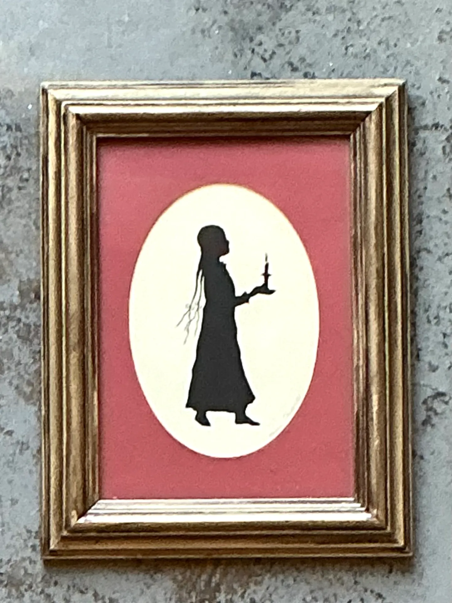 Vintage Silhouette Portrait of Woman in Gold Frame — additional photo 5