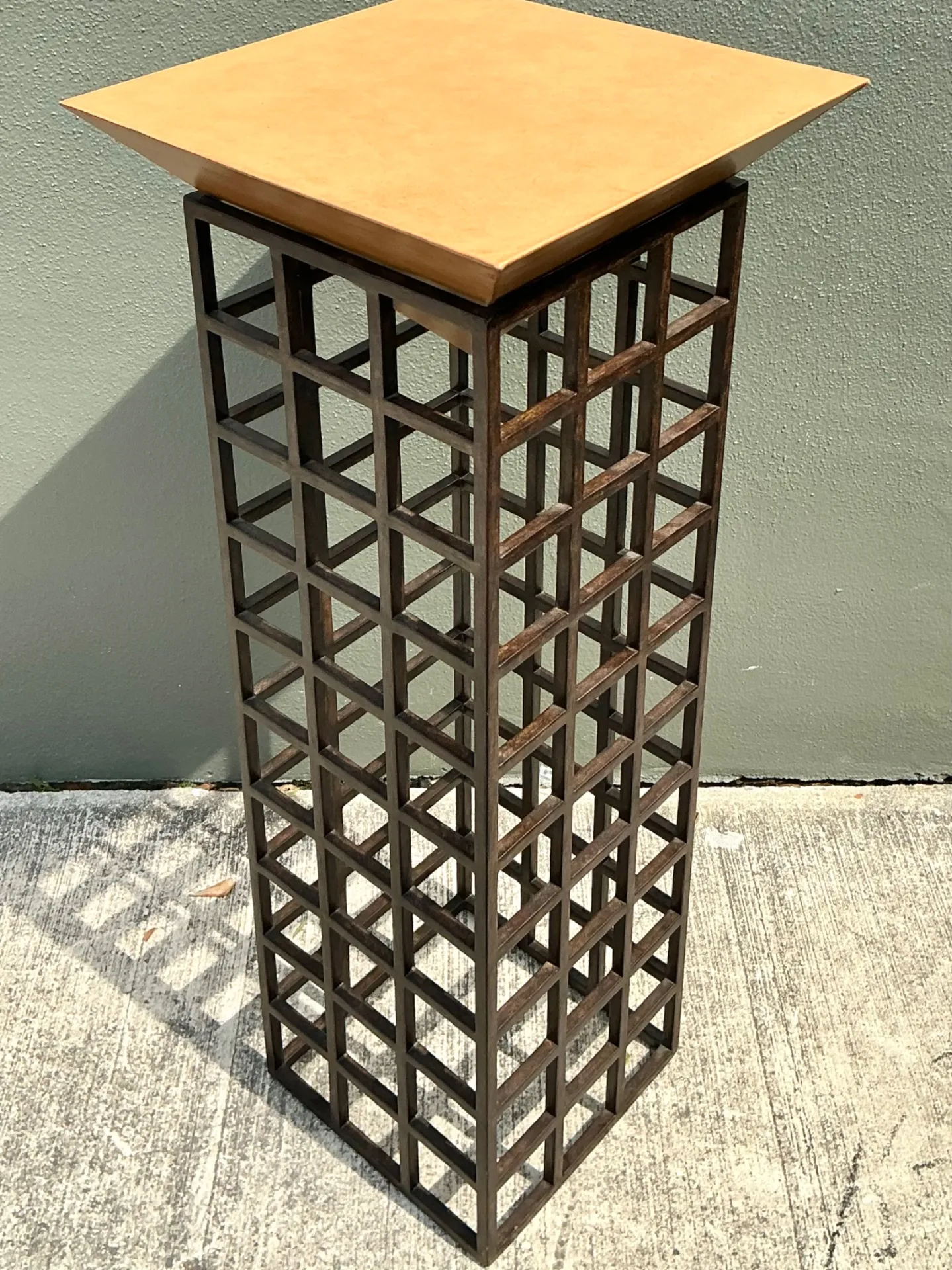 Vintage Grid Design Metal Stand — additional photo 7