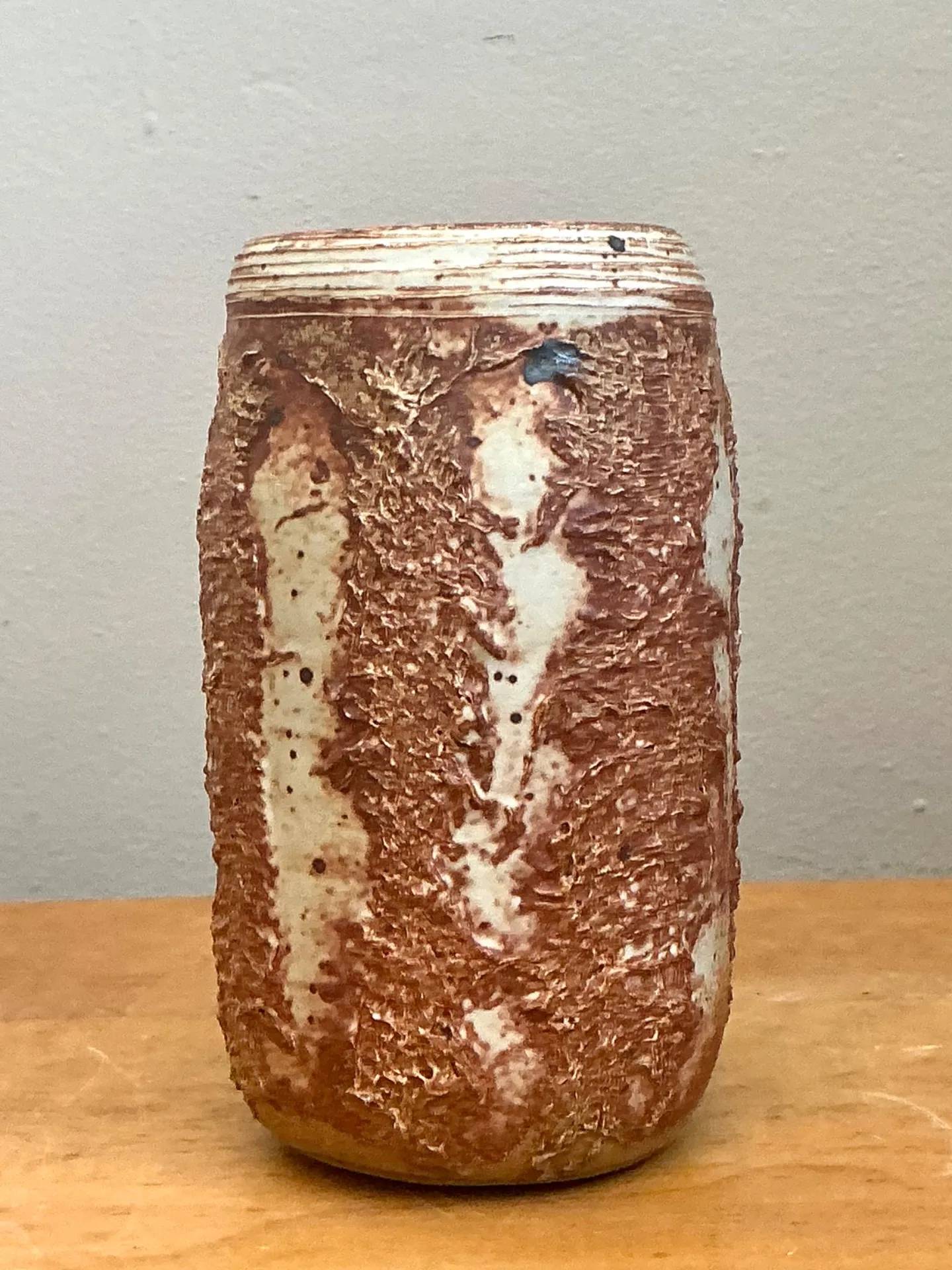 Vintage Brown Textured Studio Pottery Vase — additional photo 5
