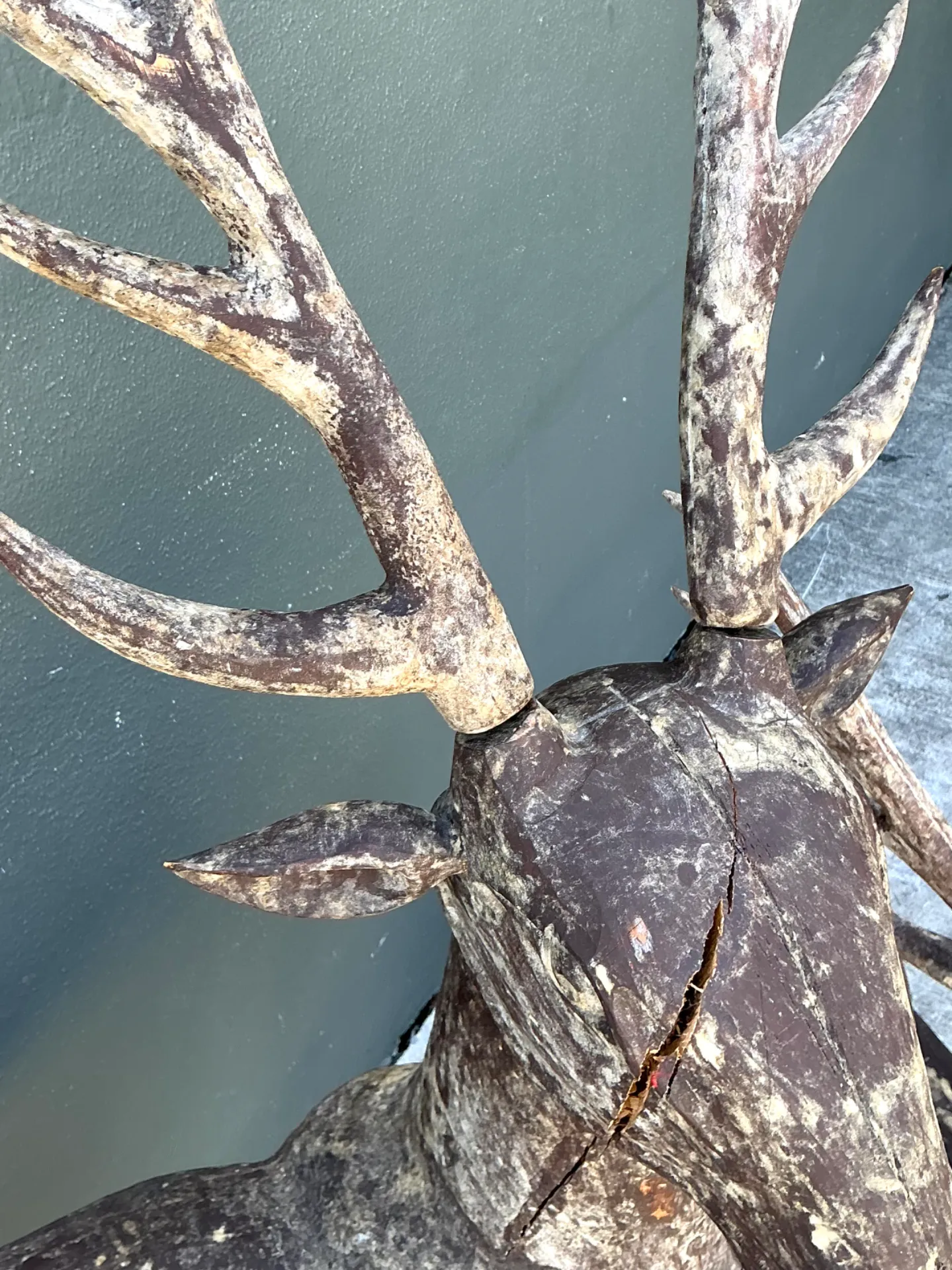 Vintage Carved Wood Deer Sculptures - Pair — additional photo 4