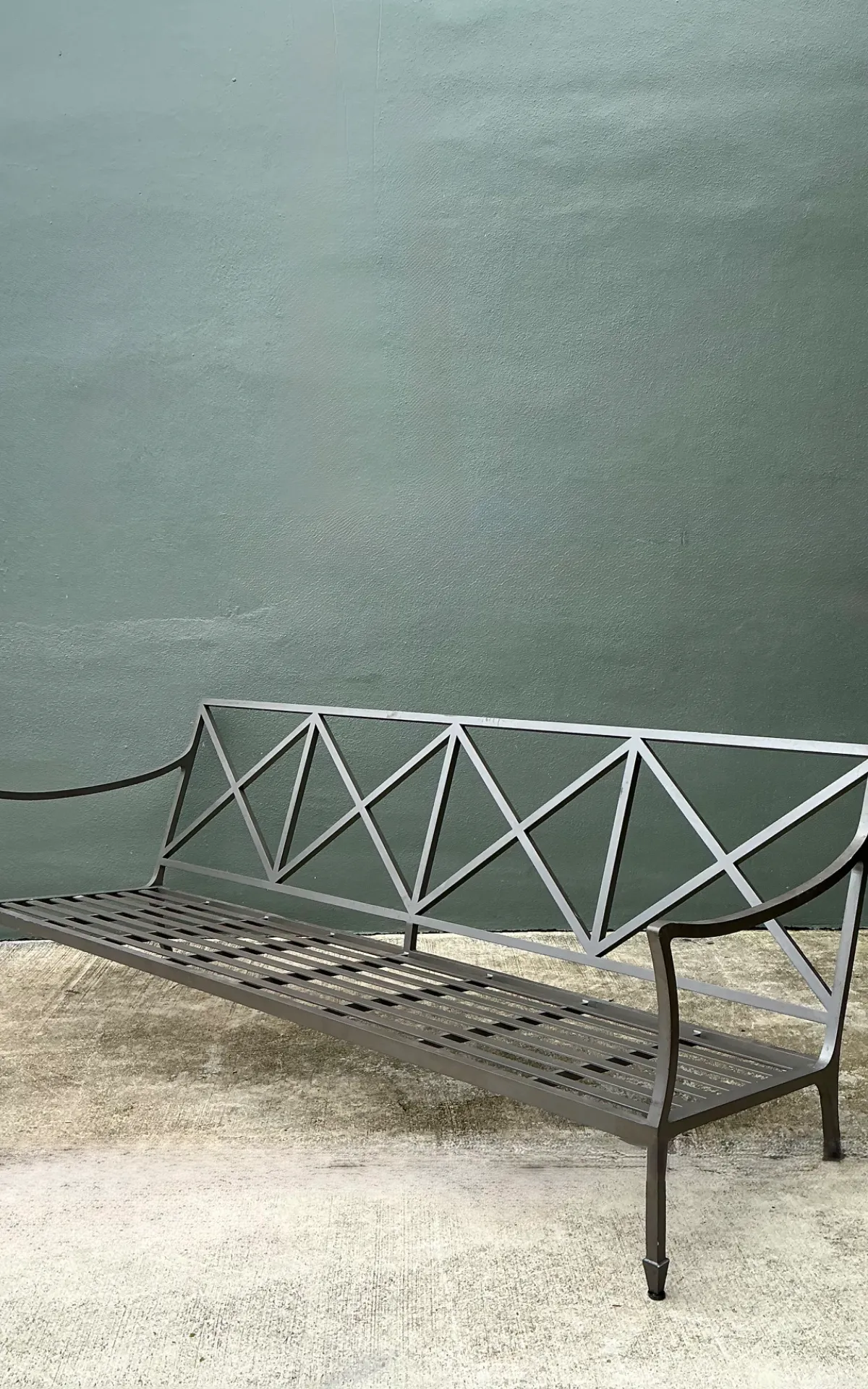 Vintage McKinnon And Harris “Beaufort” Cast Aluminum Sofa — additional photo 7