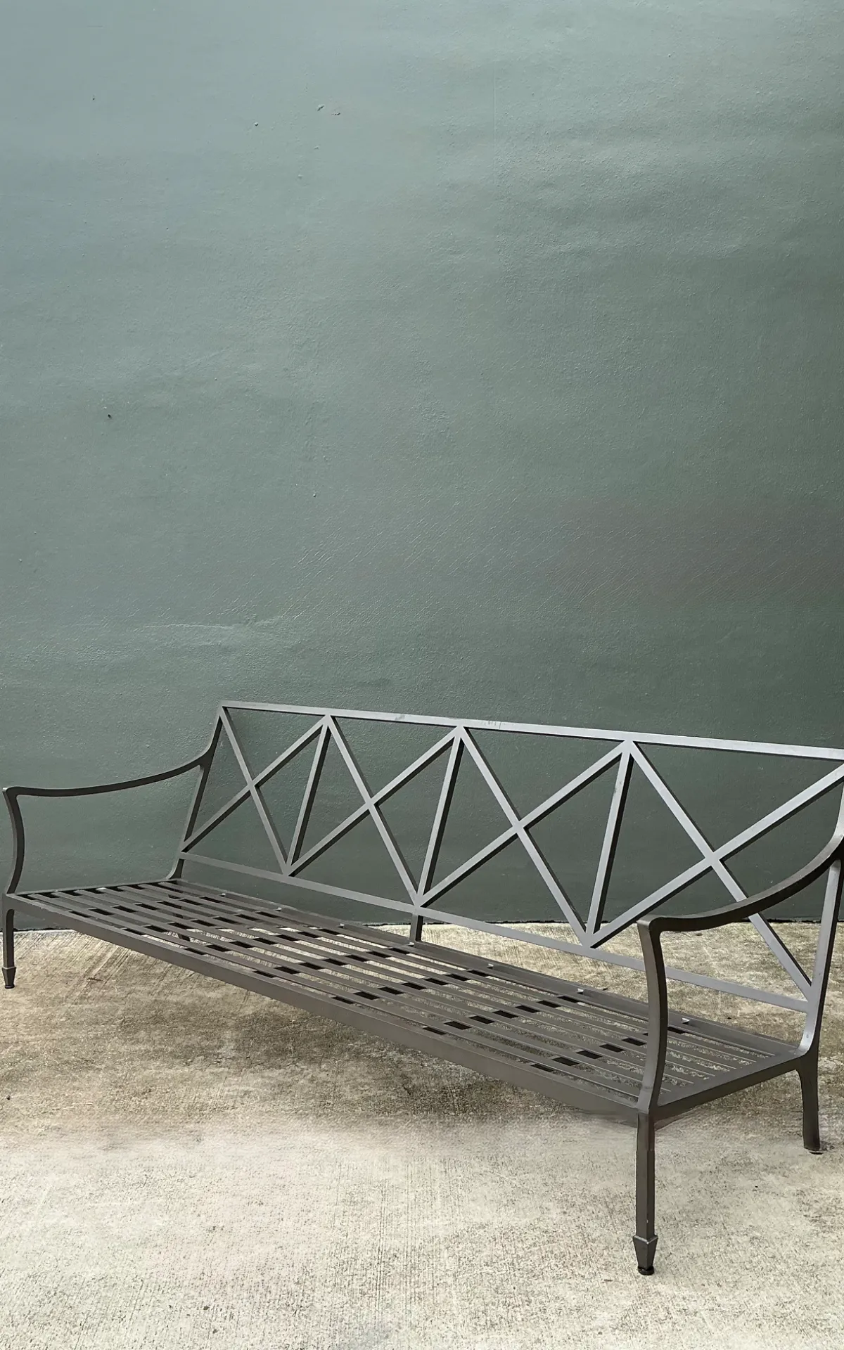 Vintage McKinnon And Harris “Beaufort” Cast Aluminum Sofa — additional photo 3