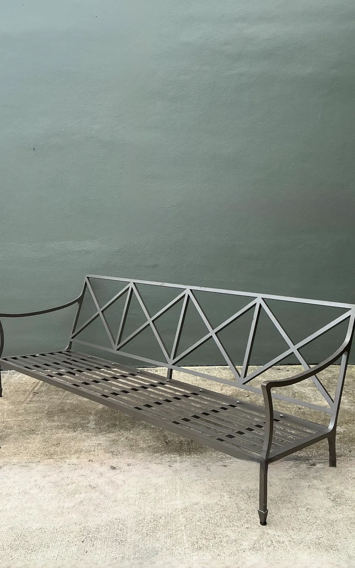 Vintage McKinnon And Harris “Beaufort” Cast Aluminum Sofa — additional photo 4