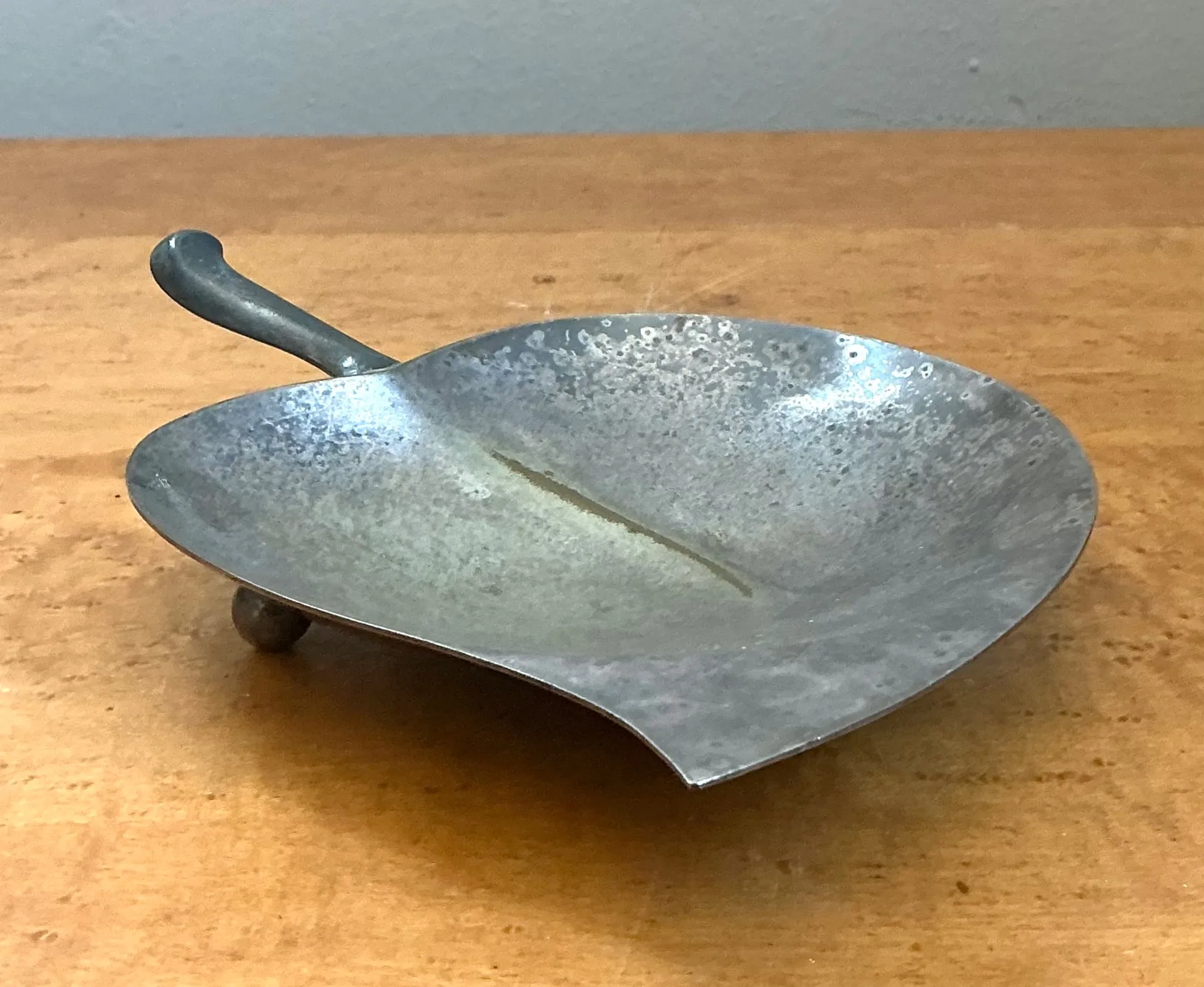 Vintage Decorative Leaf Metal Bowl — additional photo 5