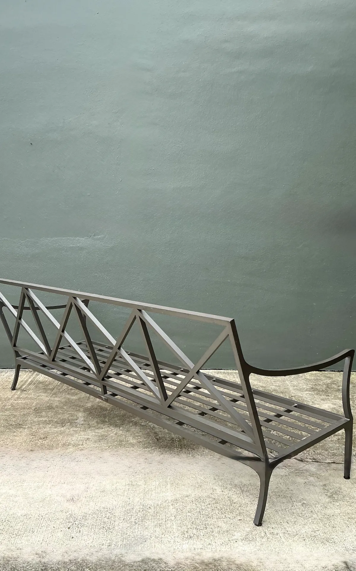 Vintage McKinnon And Harris “Beaufort” Cast Aluminum Sofa — additional photo 2