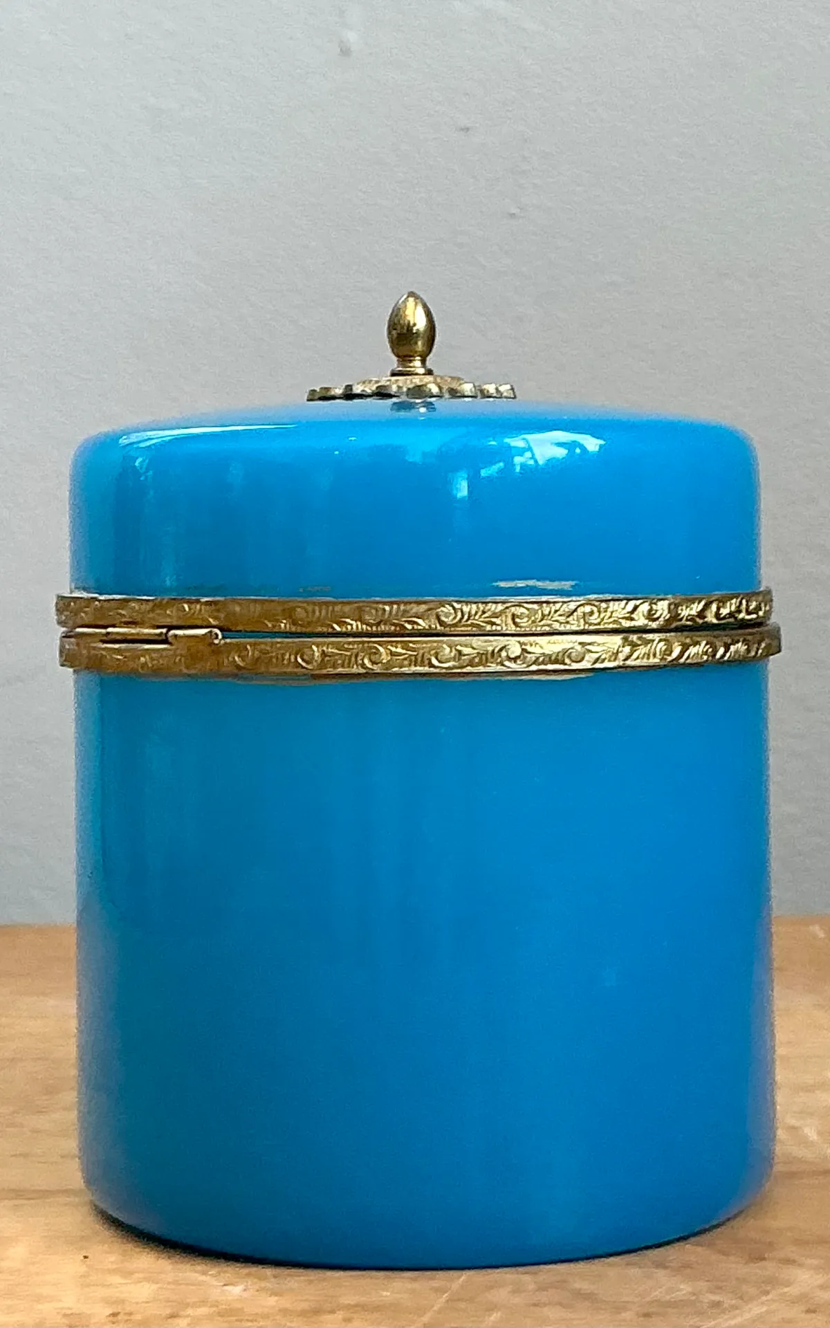Vintage French Opaline Round Box — additional photo 6