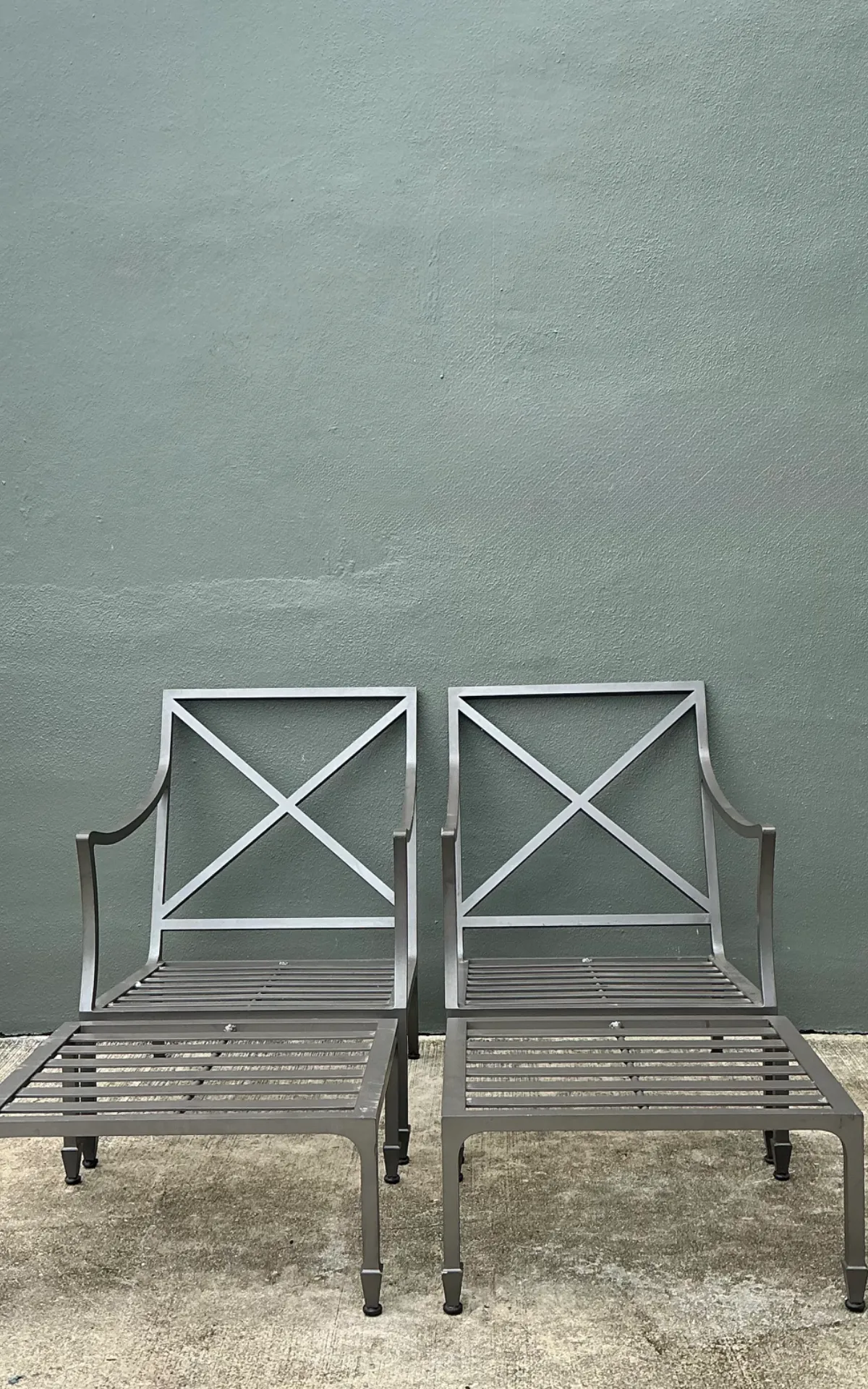 Vintage McKinnon And Harris Cast Aluminum Chairs With Ottomans  - A Pair — additional photo 4