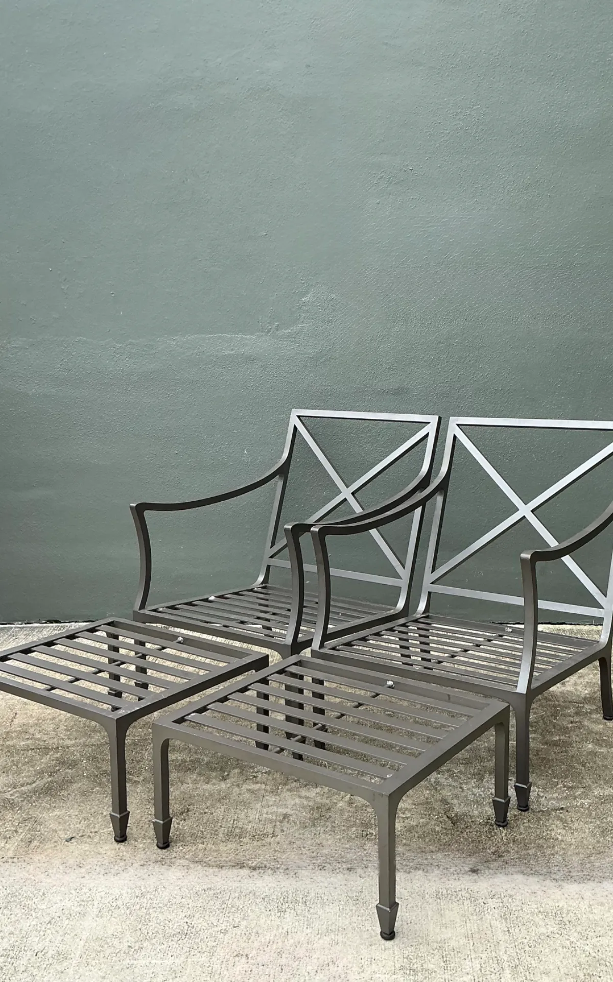 Vintage McKinnon And Harris Cast Aluminum Chairs With Ottomans  - A Pair — additional photo 1