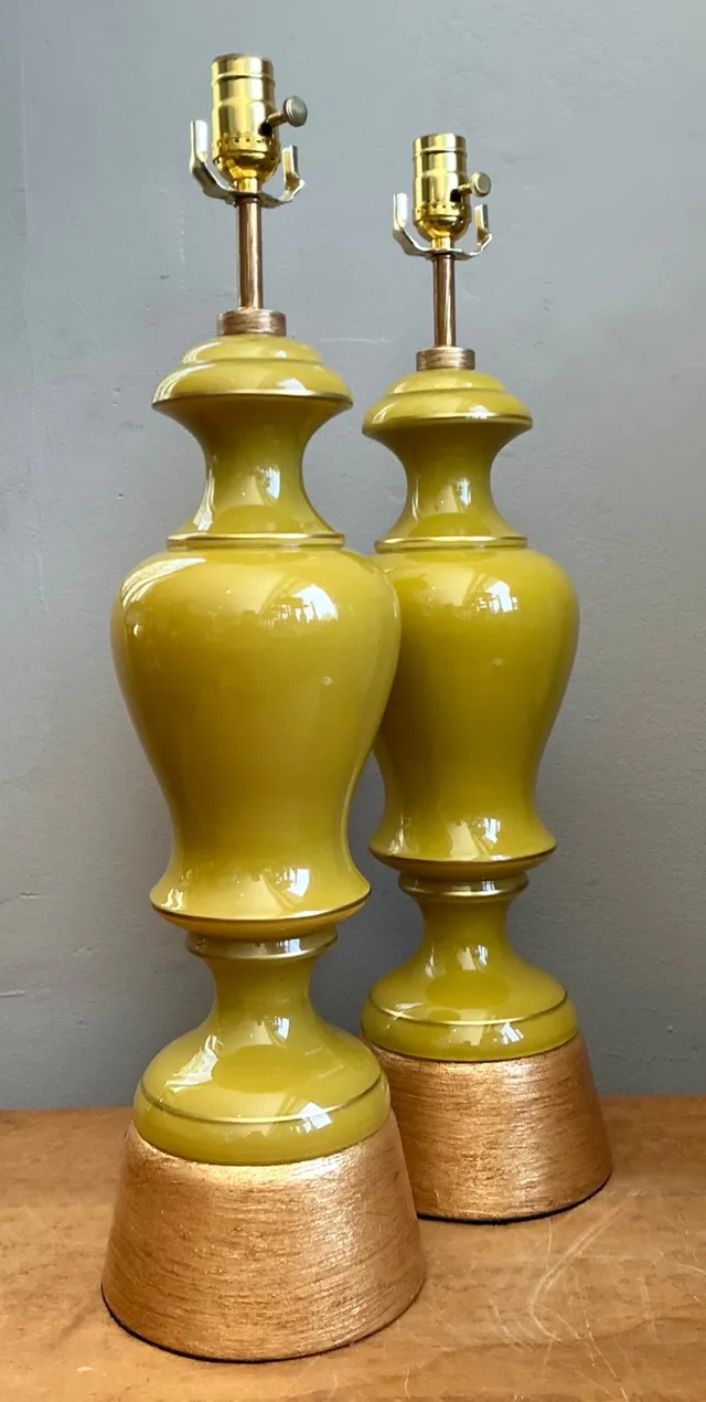 Vintage Gilt Tipped Painted Glass Lamps - A Pair — additional photo 8
