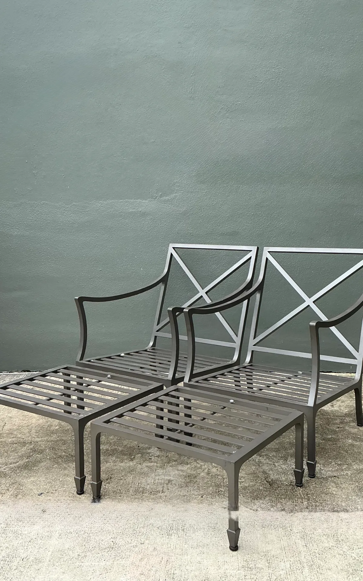 Vintage McKinnon And Harris Cast Aluminum Chairs With Ottomans  - A Pair — additional photo 7