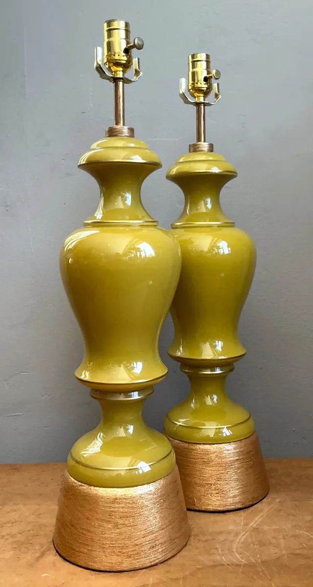 Vintage Gilt Tipped Painted Glass Lamps - A Pair — additional photo 5