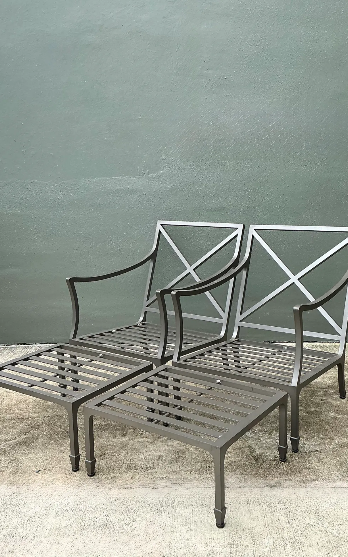 Vintage McKinnon And Harris Cast Aluminum Chairs With Ottomans  - A Pair — additional photo 6