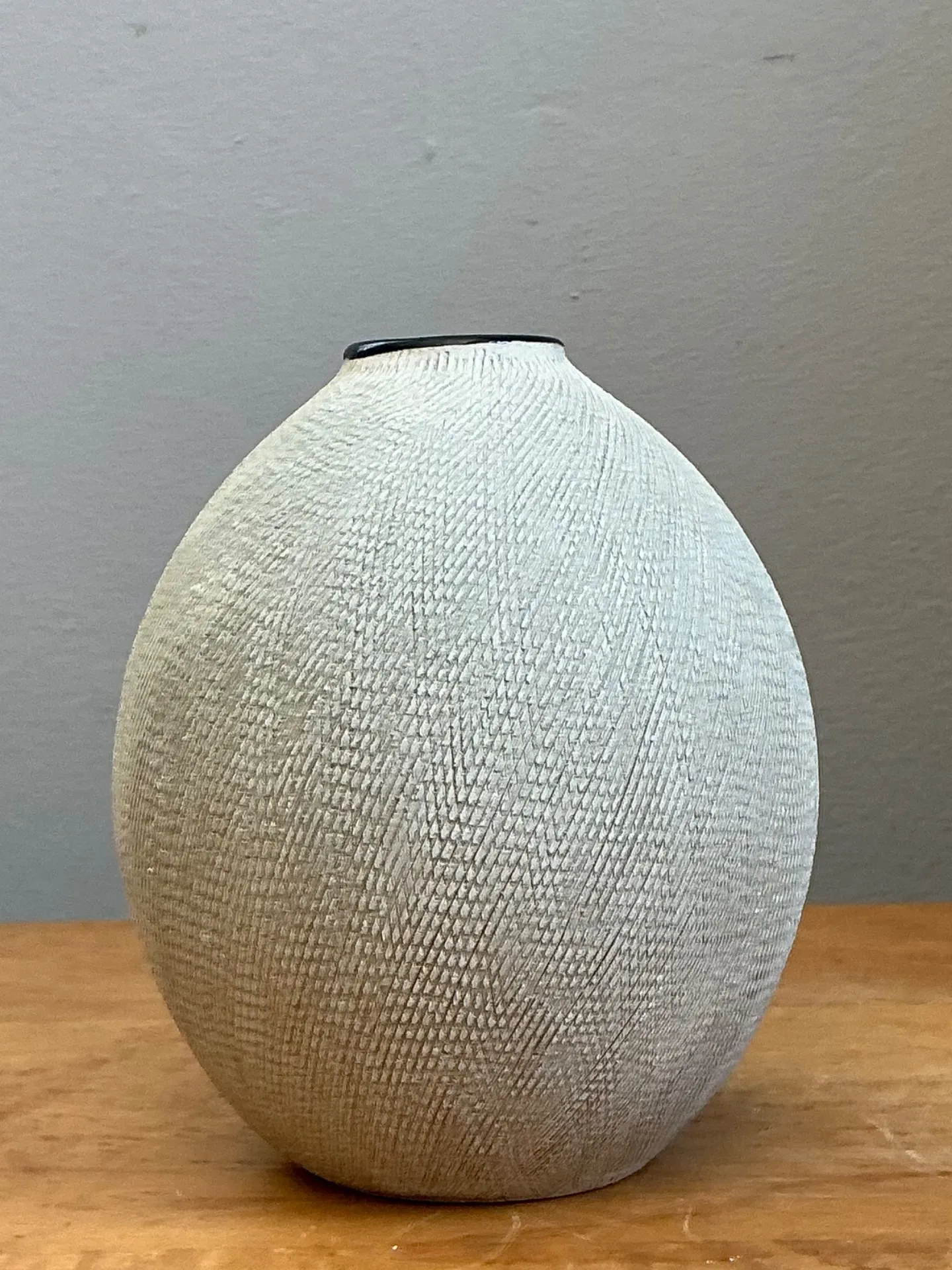 Vintage Textured Ceramic Vase — additional photo 8