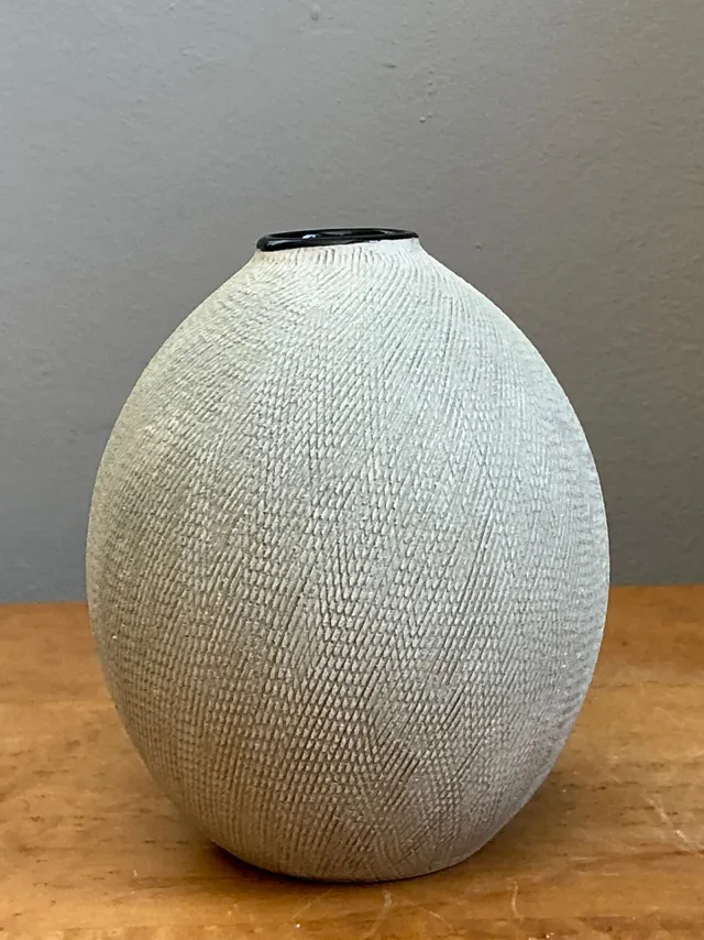 Vintage Textured Ceramic Vase — additional photo 5