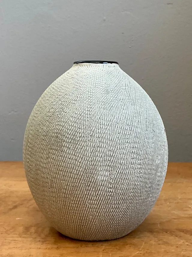 Vintage Textured Ceramic Vase — additional photo 4