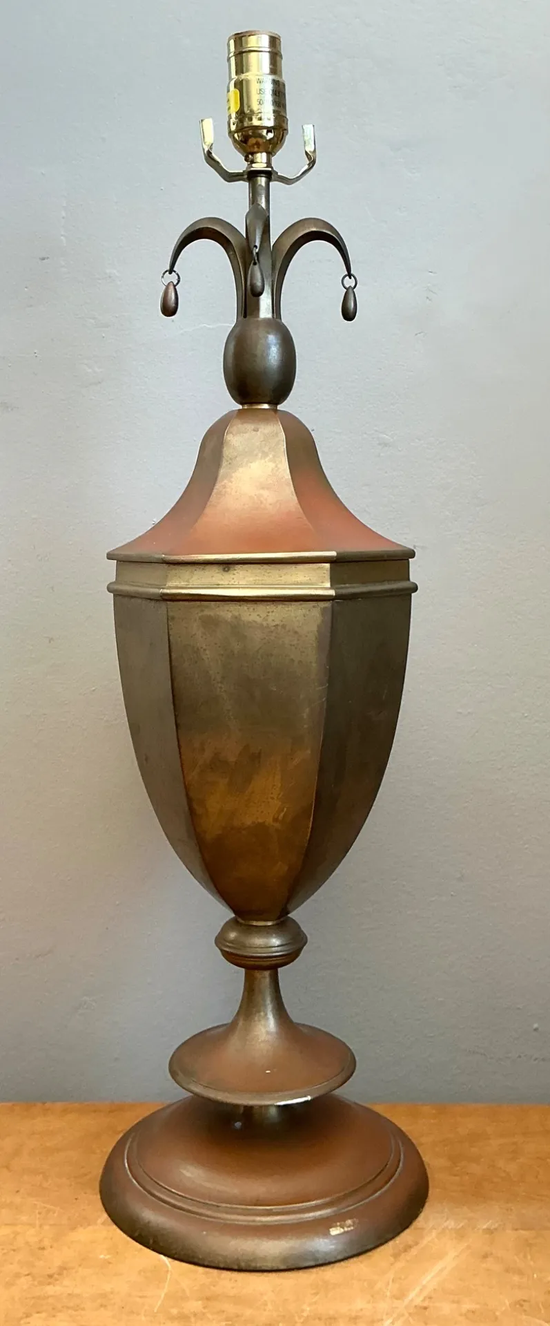 Vintage Chapman Metal Urn Form Table Lamp — additional photo 5