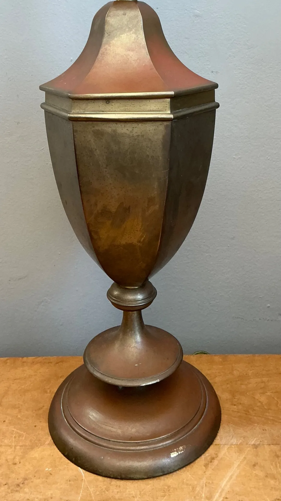 Vintage Chapman Metal Urn Form Table Lamp — additional photo 3