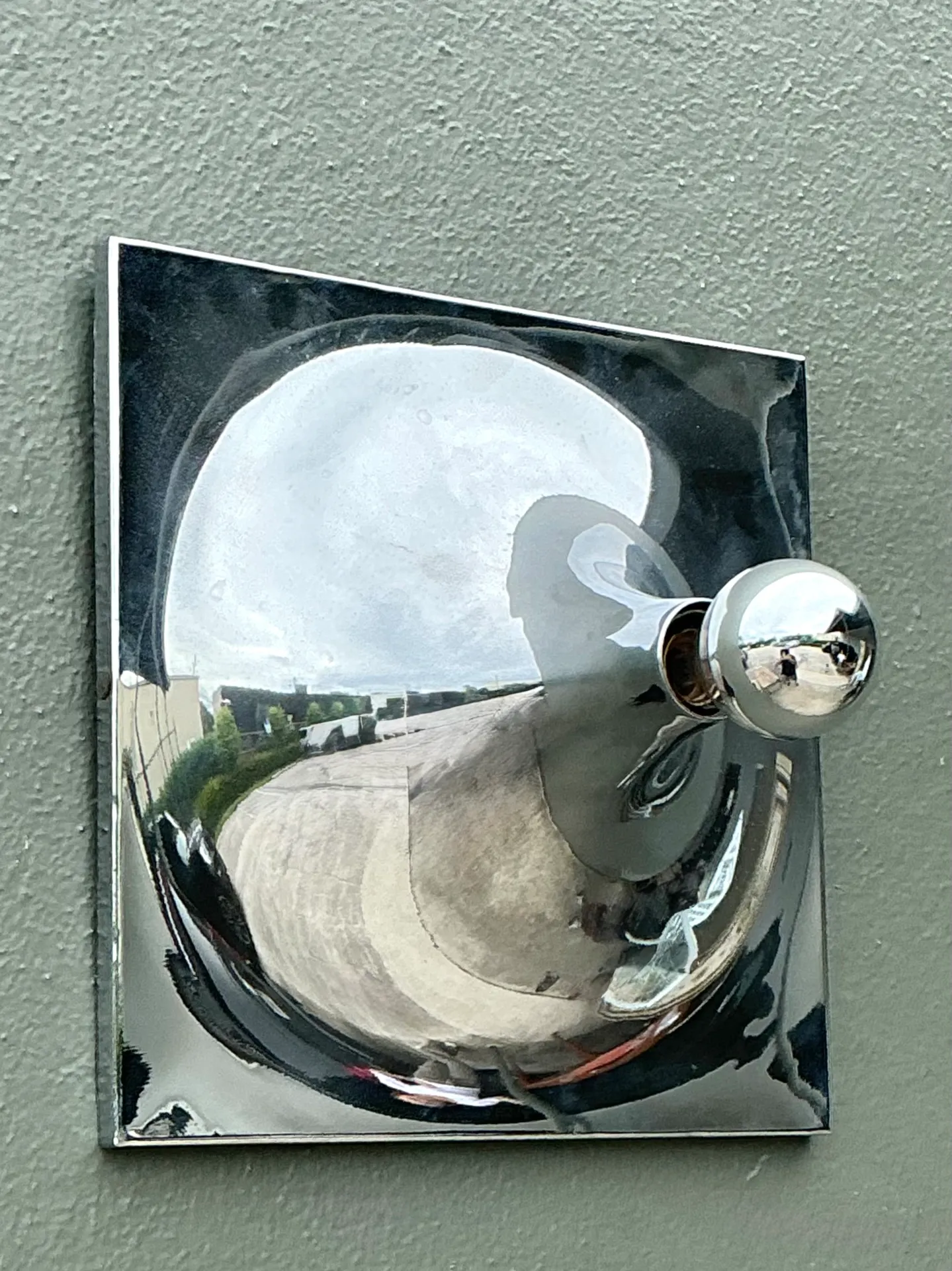 Vintage Chrome Wall Sconce — additional photo 4