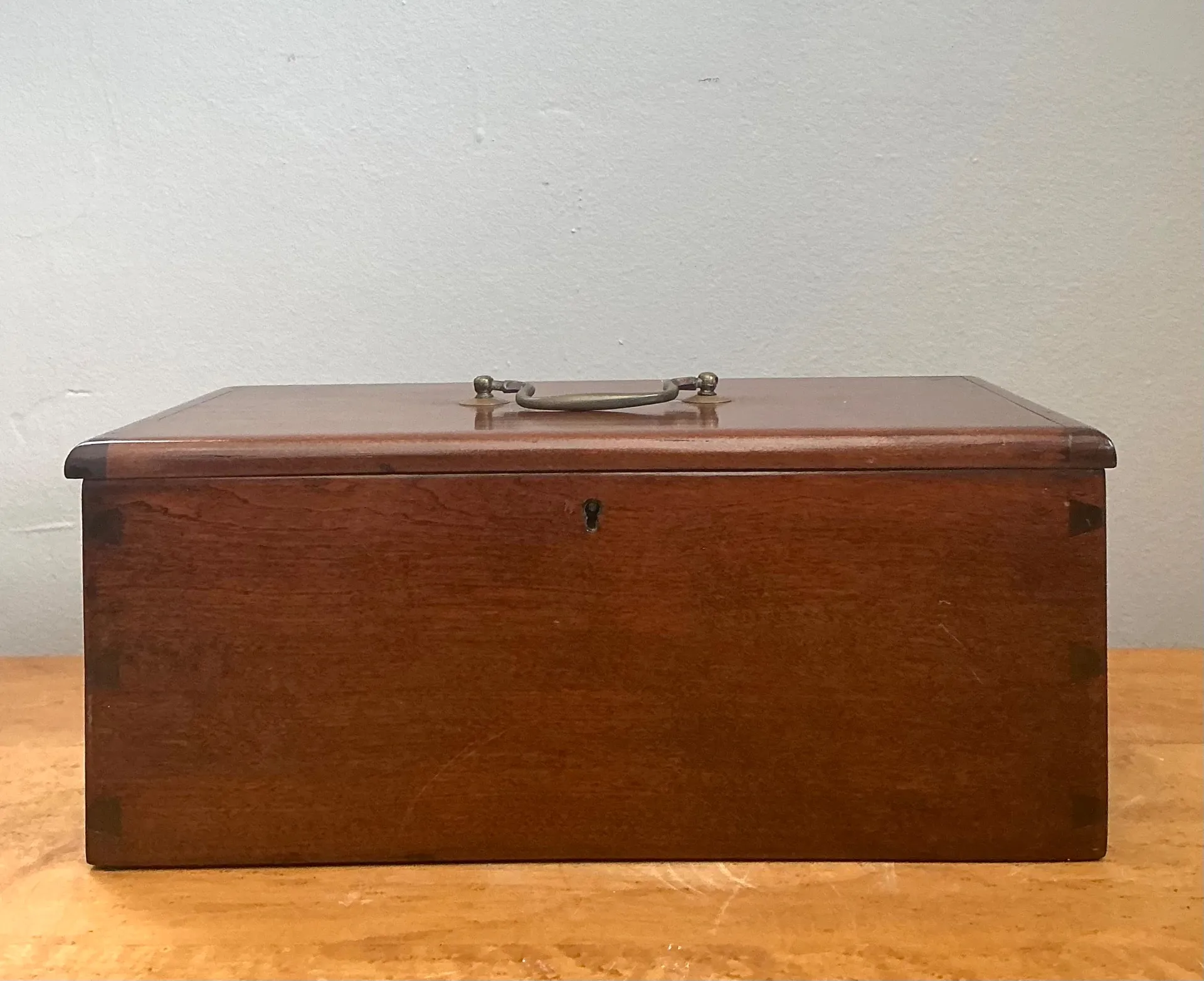 Vintage Keyhole Wooden Box — additional photo 2