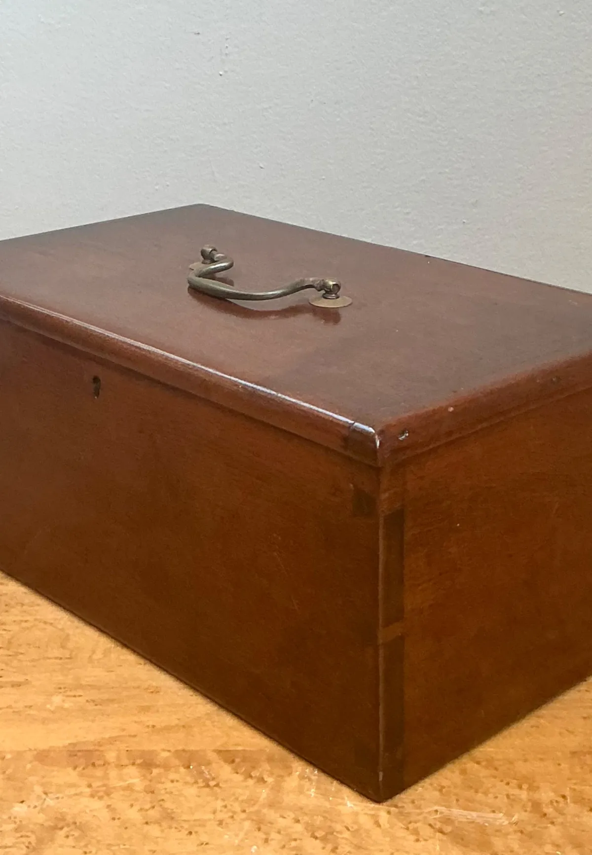 Vintage Keyhole Wooden Box — additional photo 3